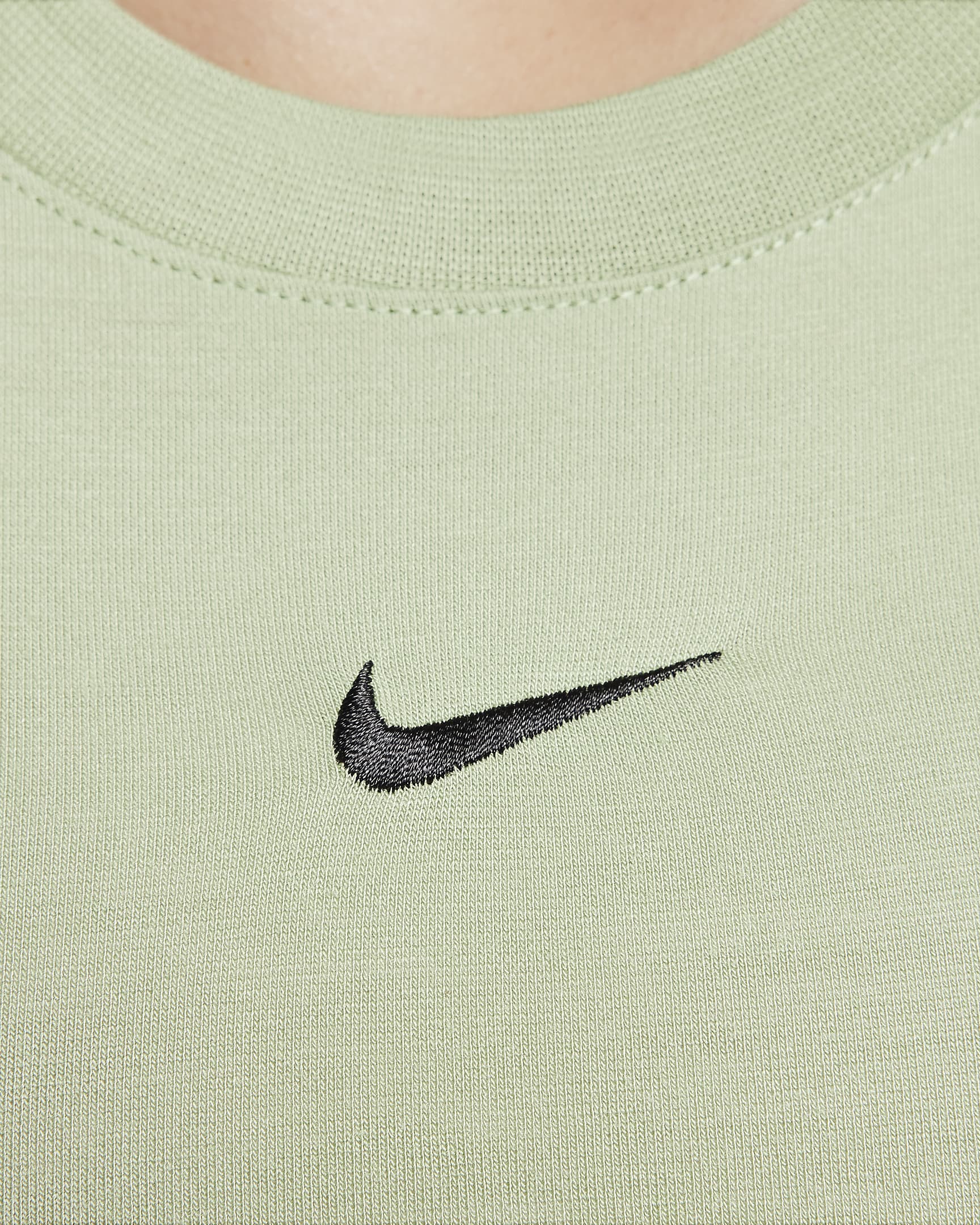 Nike Sportswear Essential Women's Slim-fit Crop T-Shirt. Nike IN