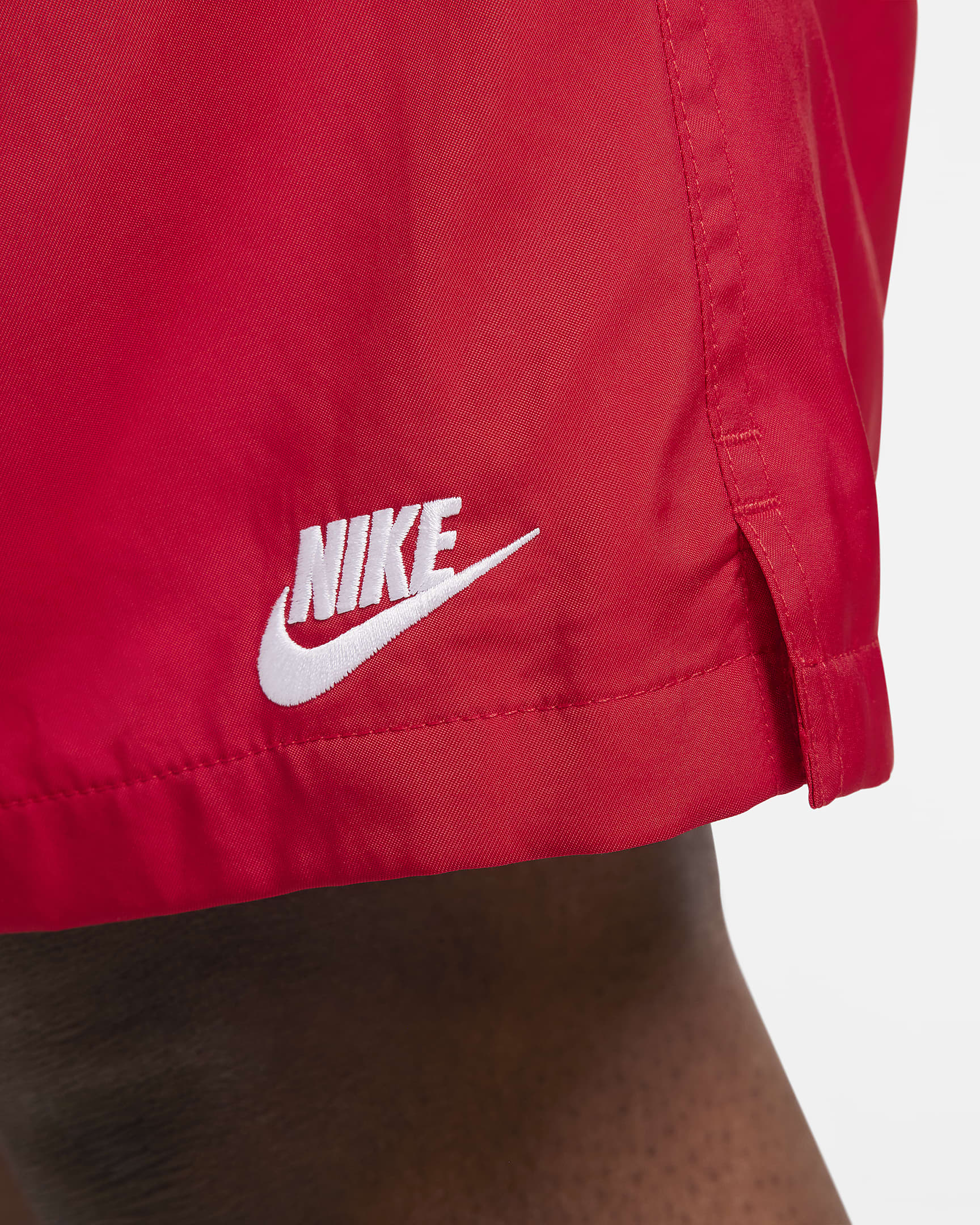 Vævede Nike Club-flow-shorts til mænd - University Red/hvid