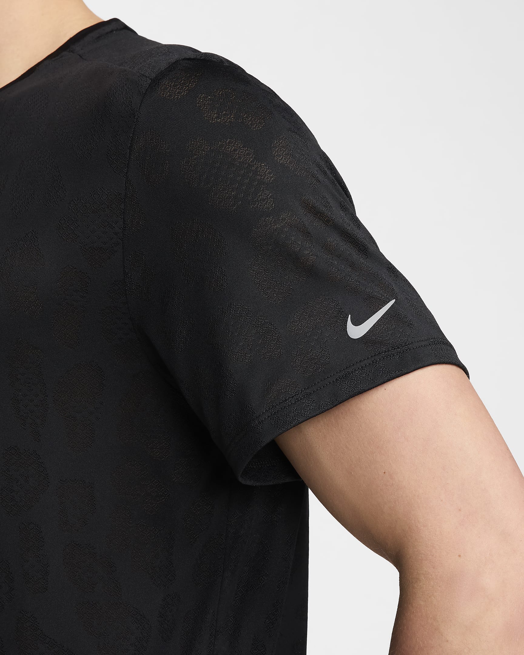 Nike Rise 365 Run Division 男款 Dri-FIT 短袖跑步上衣 - 黑色