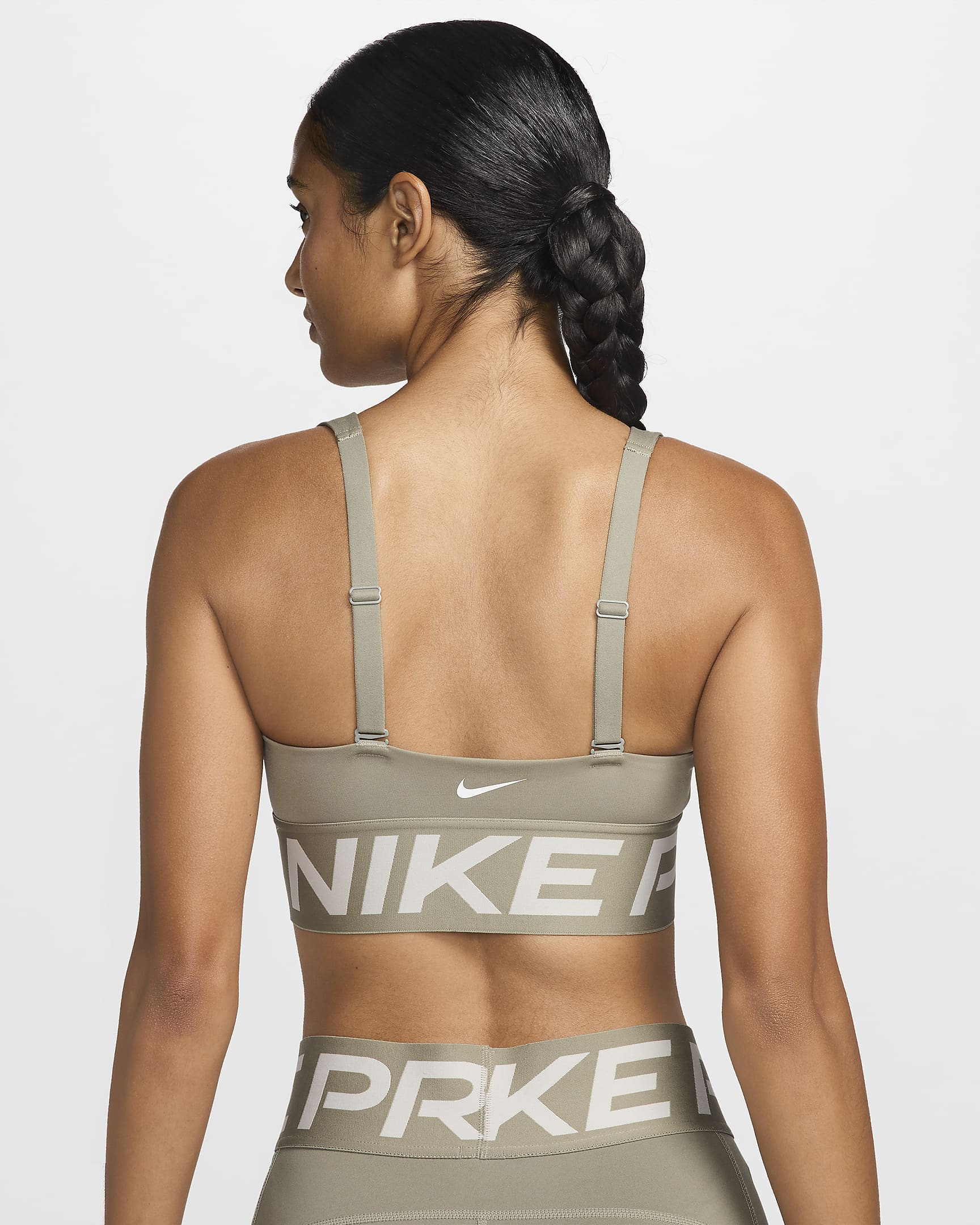 Brassière de sport rembourrée à maintien normal Nike Pro Indy Plunge pour femme - Light Army/Light Orewood Brown/Blanc