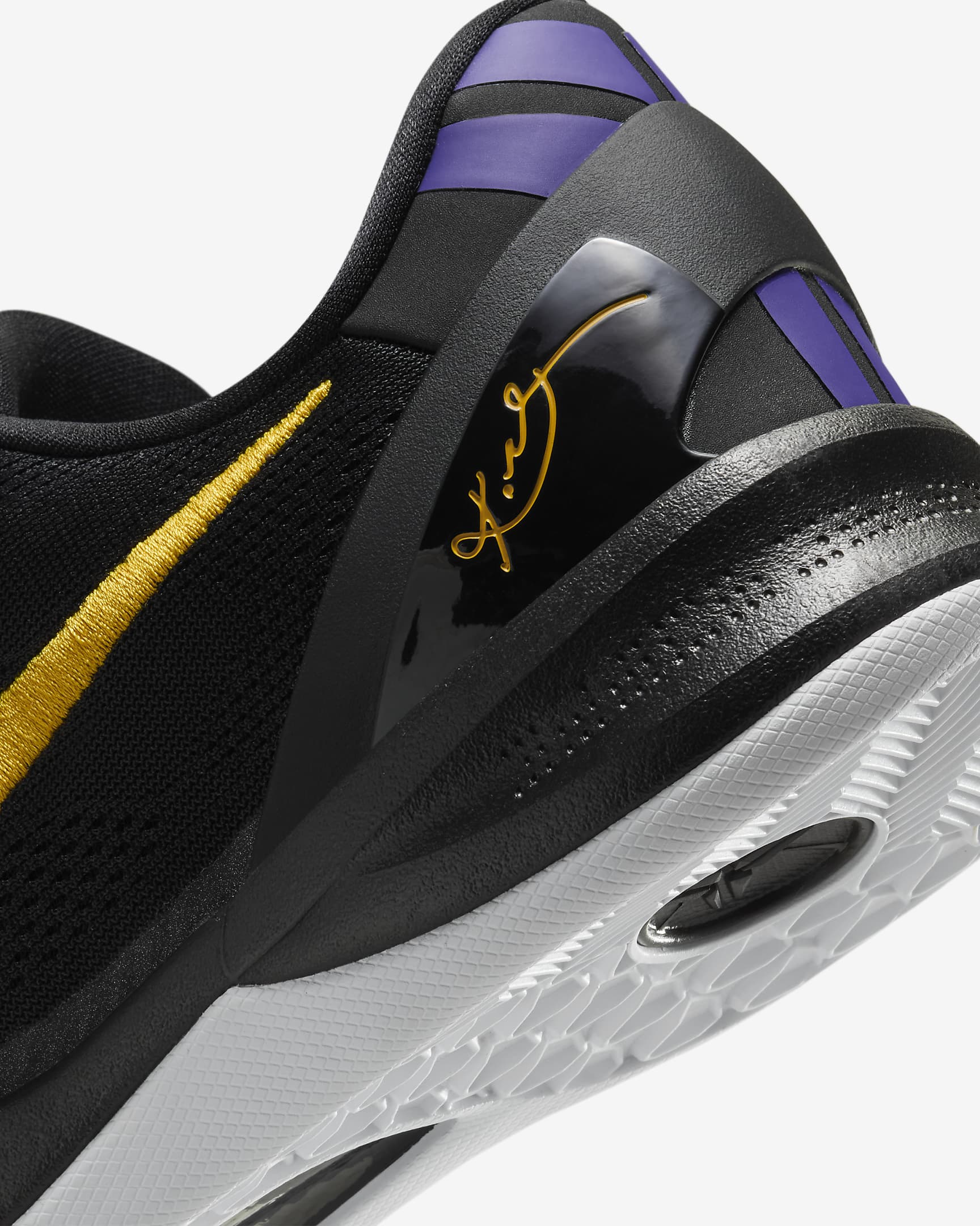 รองเท้าบาสเก็ตบอล Kobe VIII Protro - ดำ/ขาว/Court Purple/University Gold