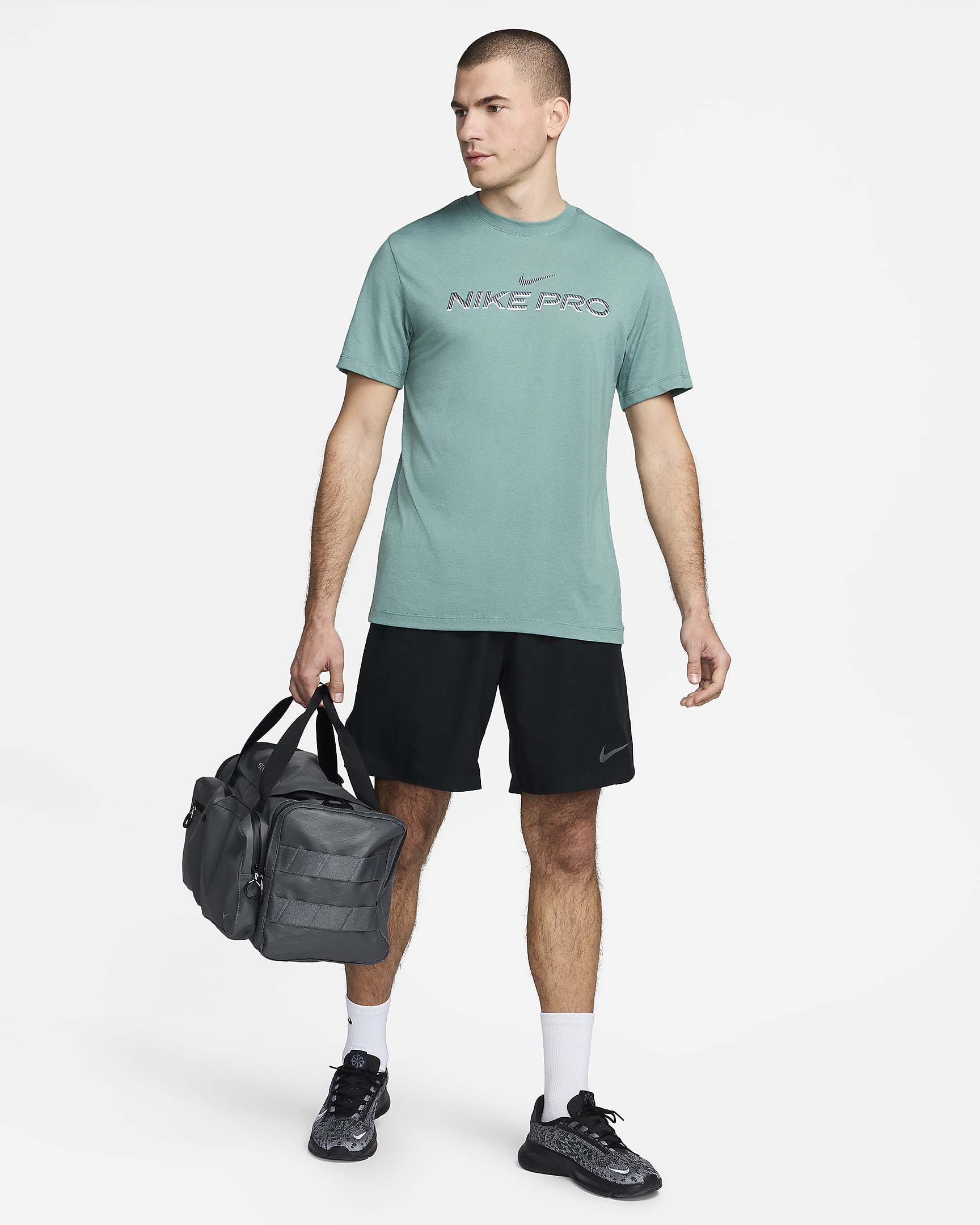 Nike Dri-FIT Men's Fitness T-Shirt. Nike UK