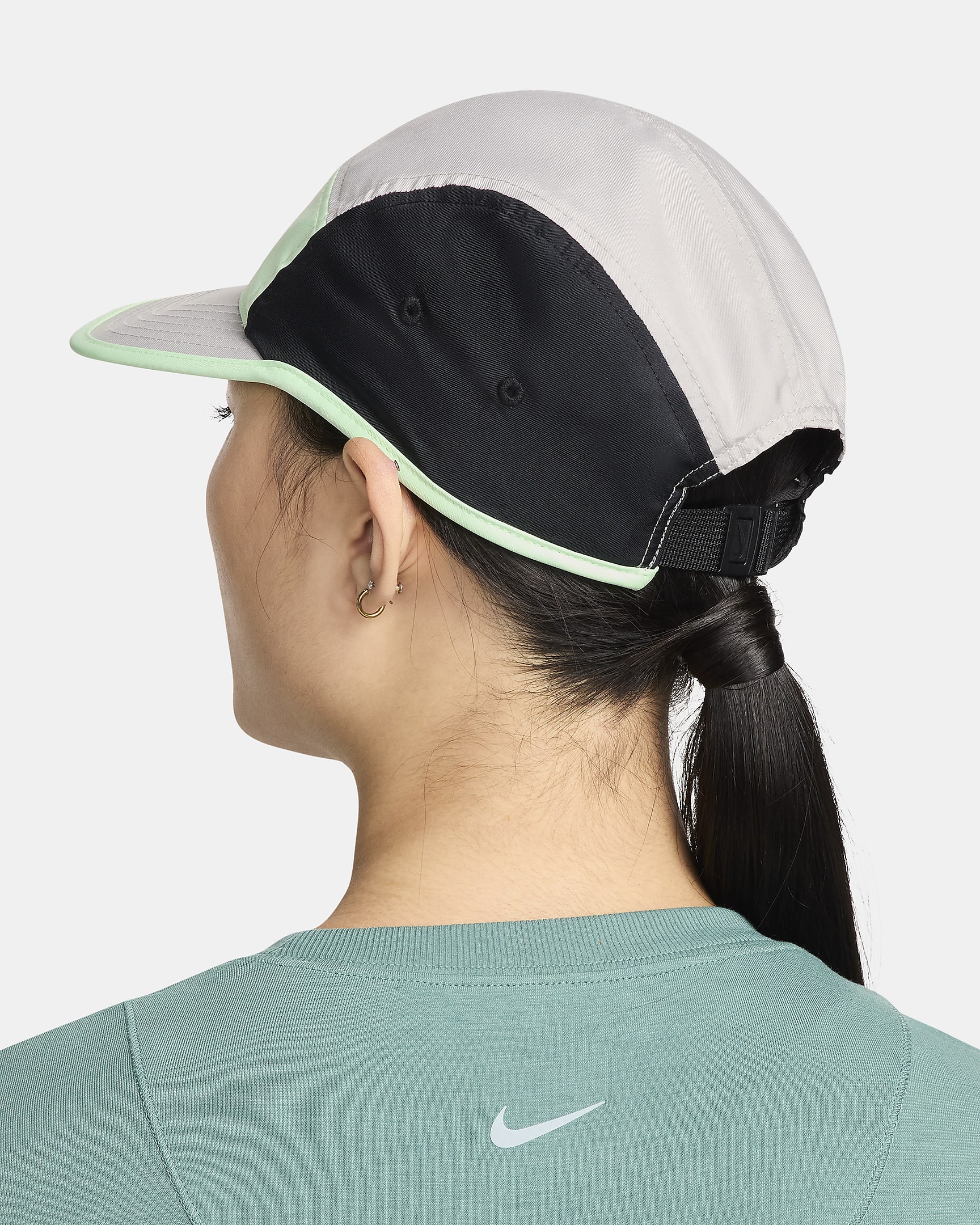 Nike Dri-FIT Fly Gorra sin estructura con logotipo Swoosh - Light Iron Ore/Vapor Green/Negro/Negro