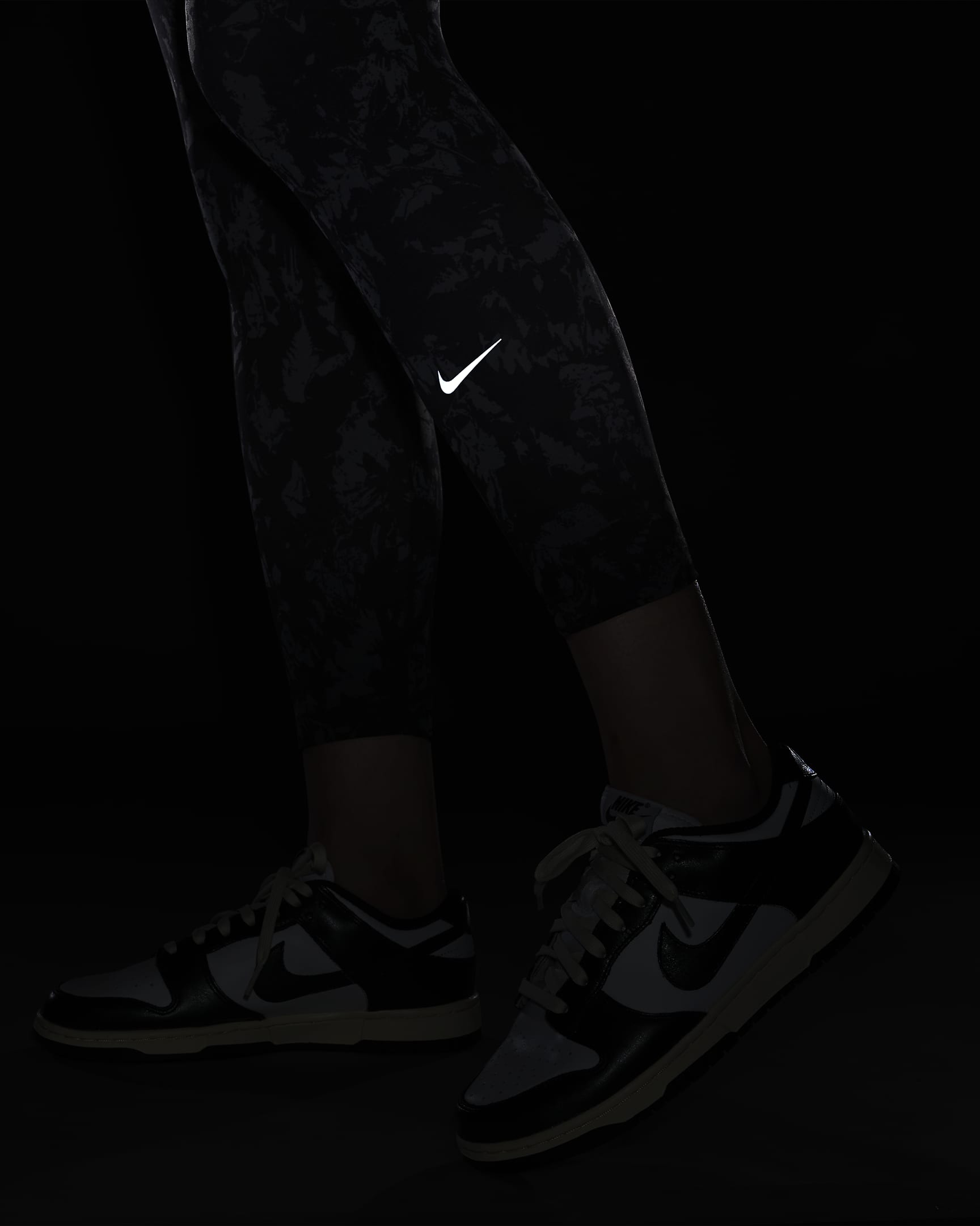 Leggings estampados de tiro alto de 7/8 para mujer Nike One - Negro/Negro