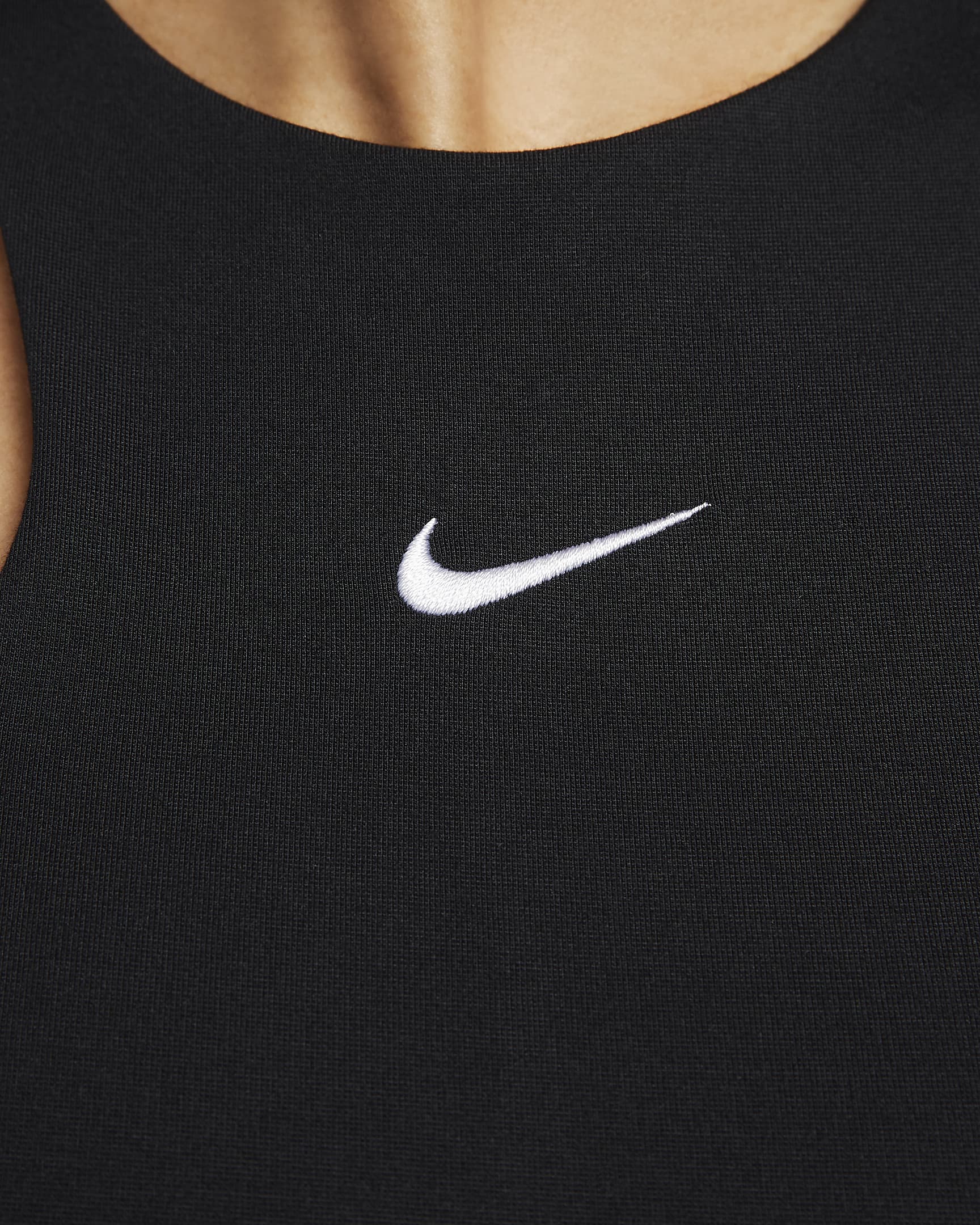 nike sportswear essential