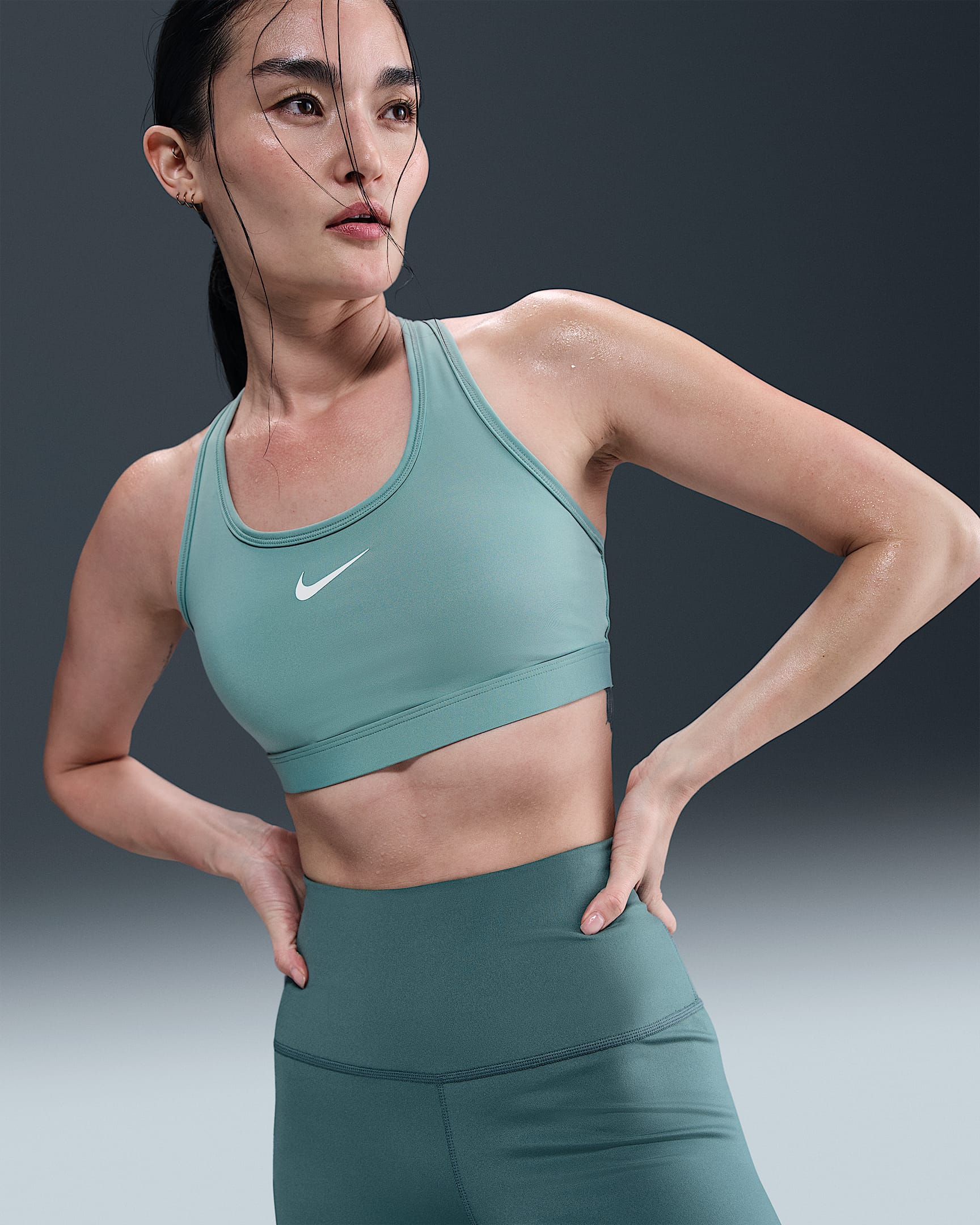 Nike Swoosh Medium Support Women's Padded Sports Bra - Cannon/White