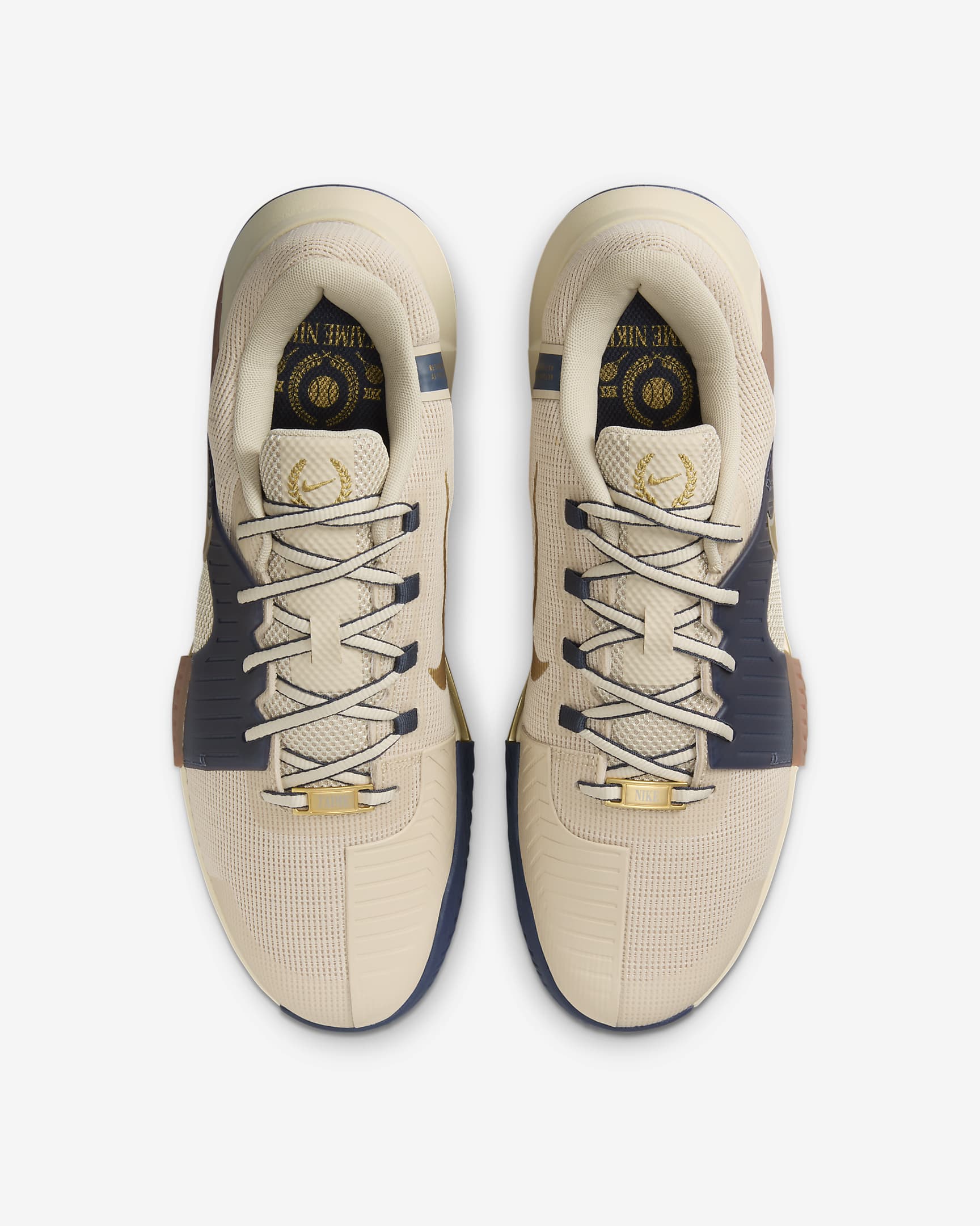 Nike GP Challenge 1 Premium 男款硬地球場網球鞋 - Sanddrift/Thunder Blue/Gum Medium Brown/Metallic Gold