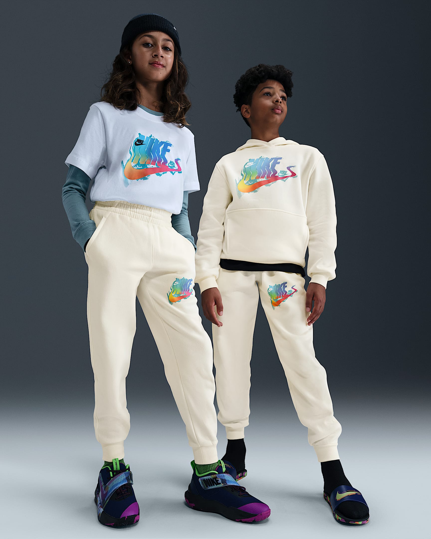 Joggers para niños talla grande Nike Sportswear Club Fleece - Perla suave/Blanco