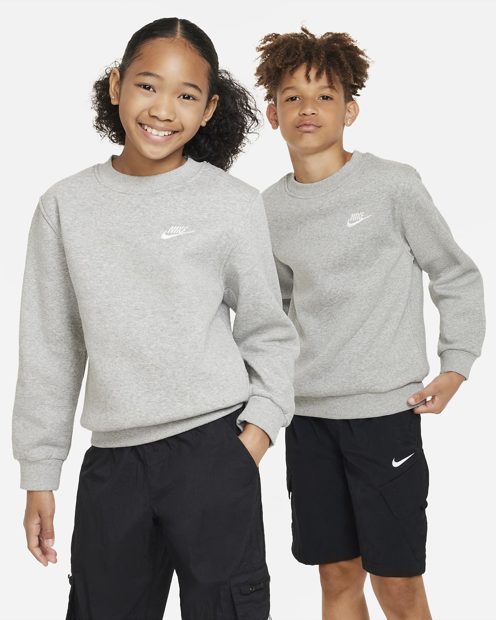 Nike Sportswear Club Fleece Older Kids' Sweatshirt. Nike LU