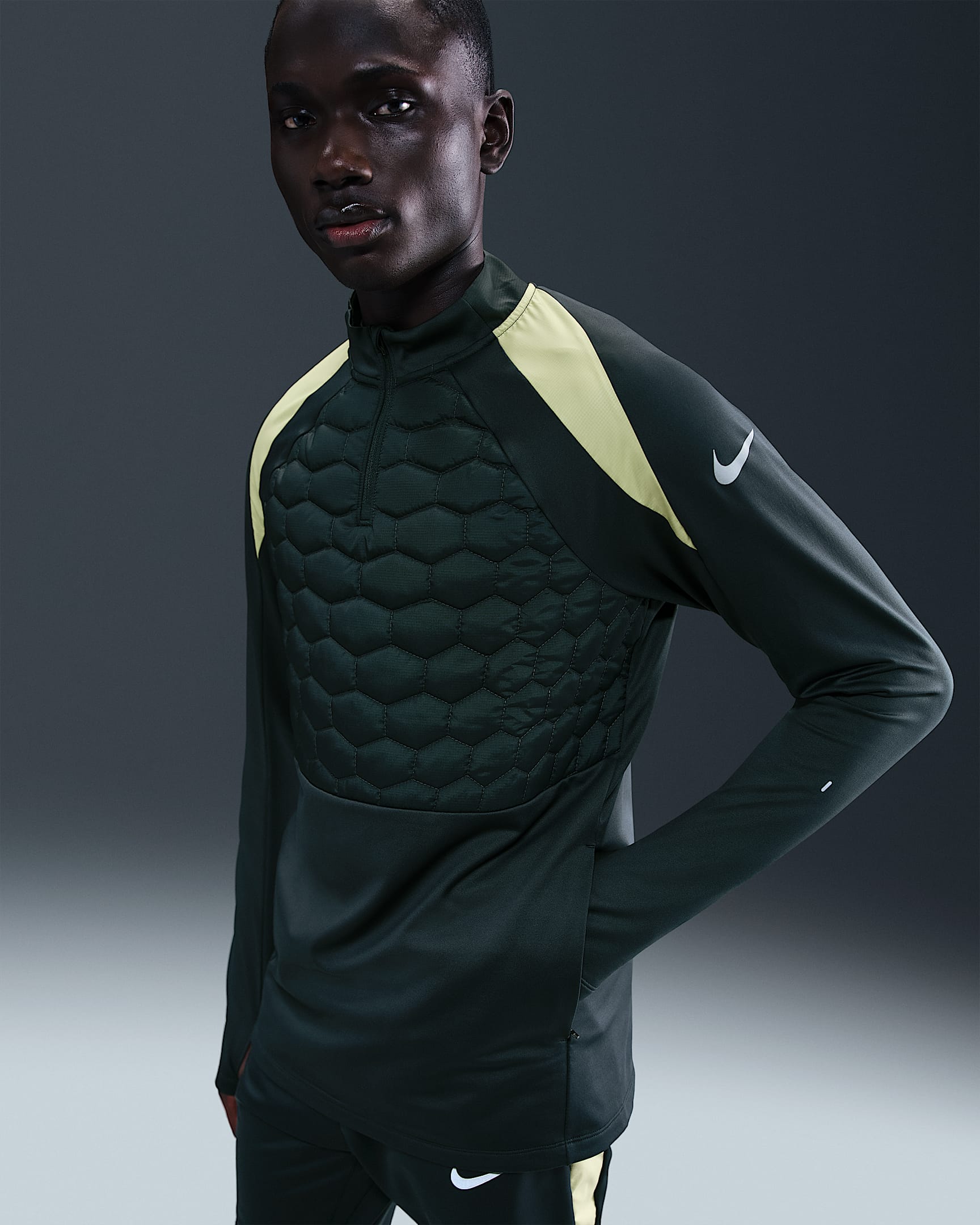 Maglia da calcio per allenamento Therma-FIT Nike Strike – Uomo - Seaweed/Limelight