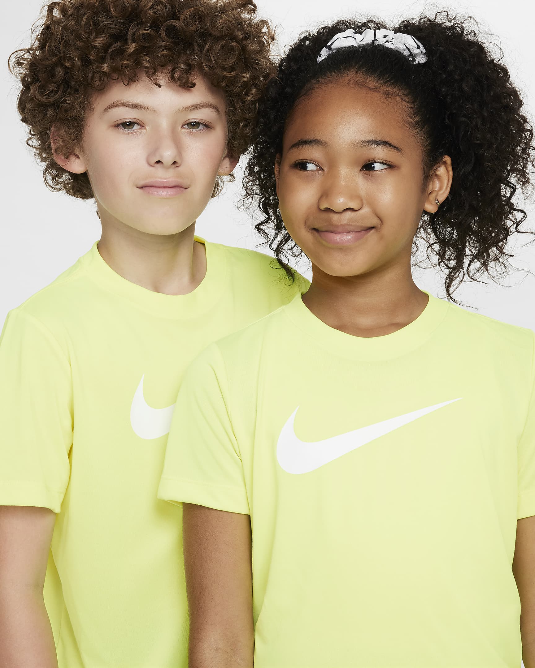 Playera Dri-FIT para niños talla grande Nike Legend - Volt