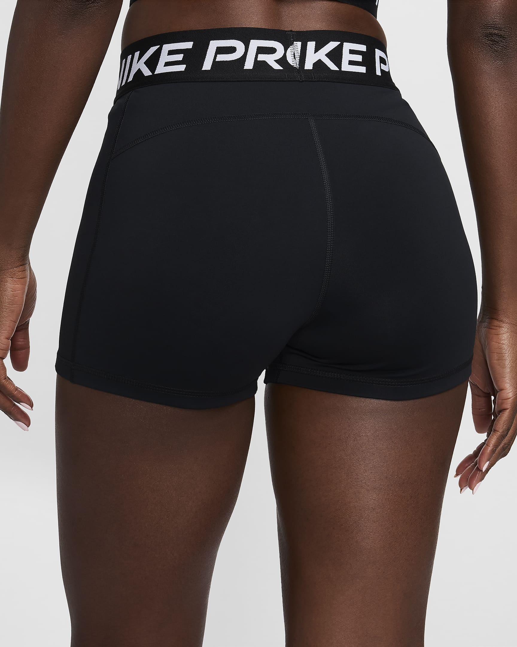 Shorts de ciclismo de tiro medio de 8 cm para mujer Nike Pro Leak Protection: Period - Negro/Blanco