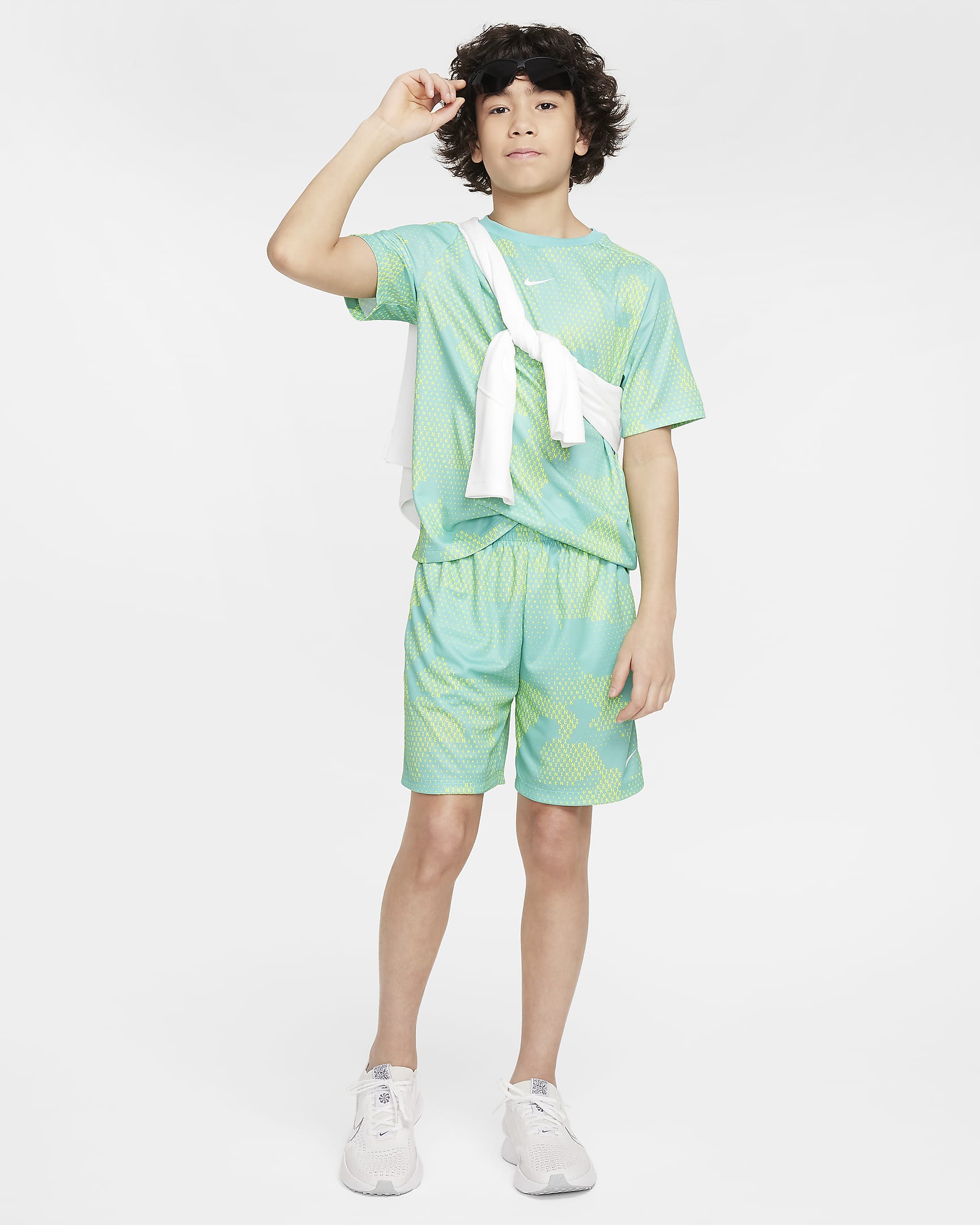 Nike Multi 大童 (男童) Dri-FIT 短褲 - Green Frost/Volt/白色