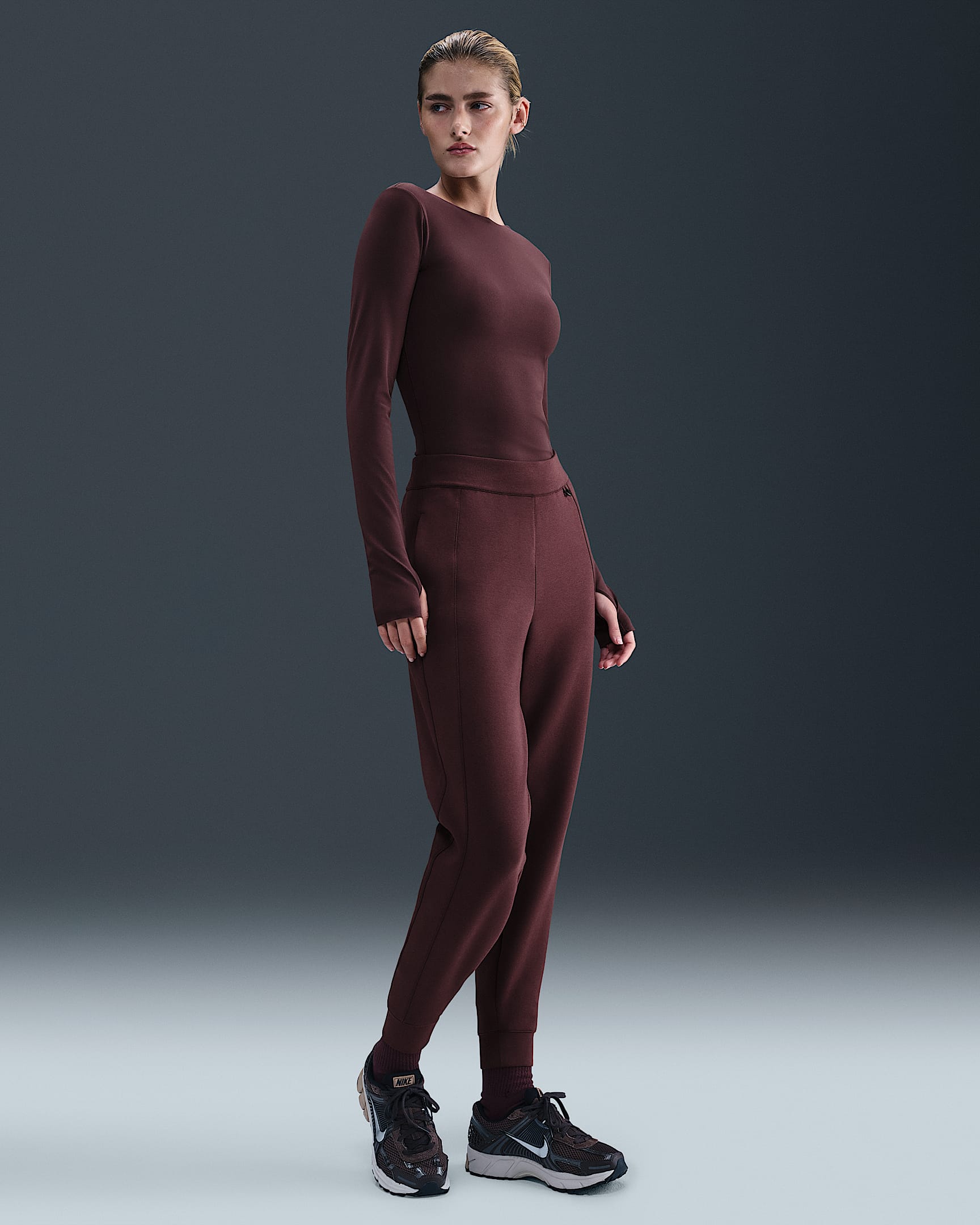 Nike 24.7 ImpossiblySoft Women's Dri-FIT Mid-Rise Joggers - Burgundy Crush/Burgundy Ash