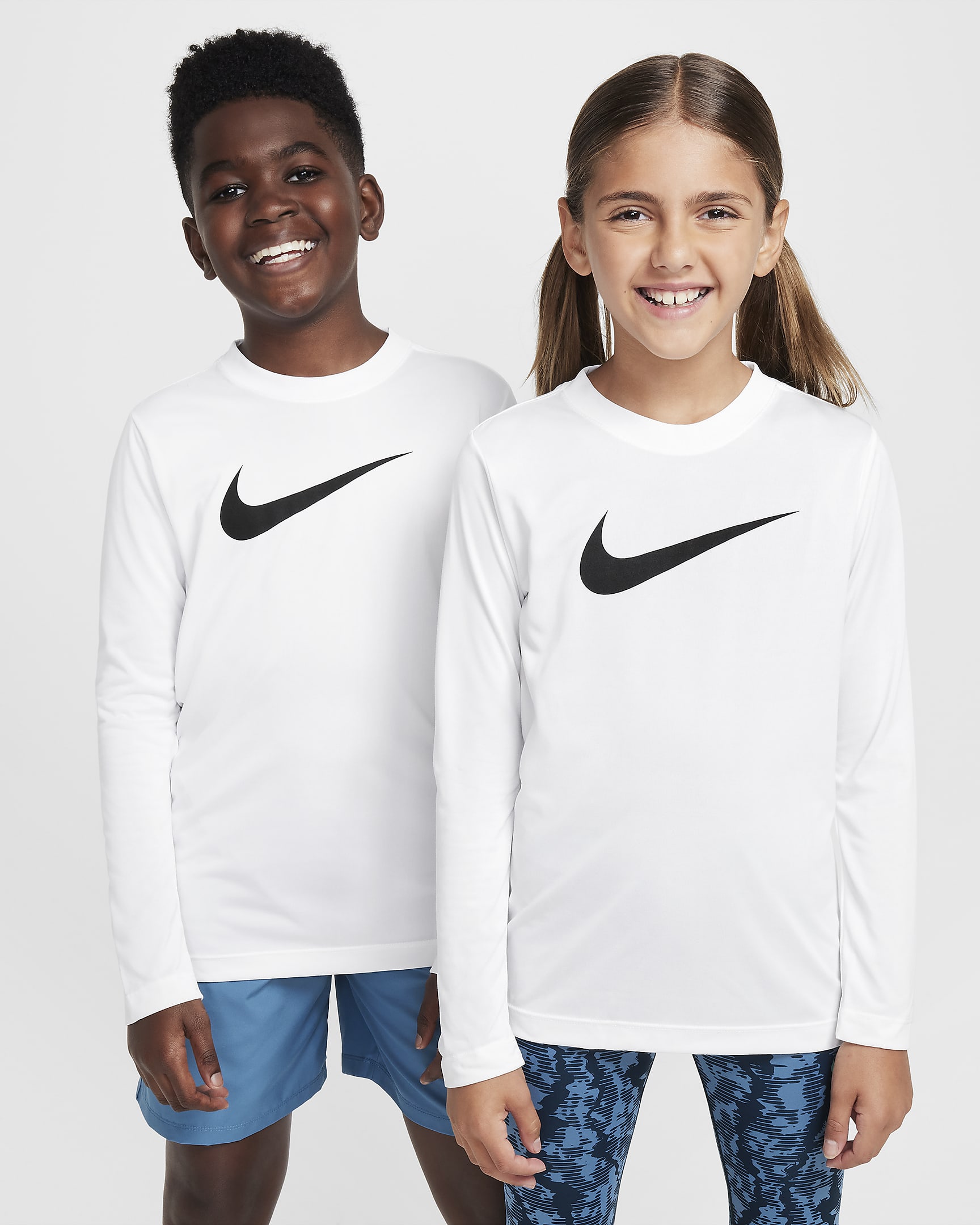 Playera de manga larga Dri-FIT para niño talla grande Nike Legend - Blanco