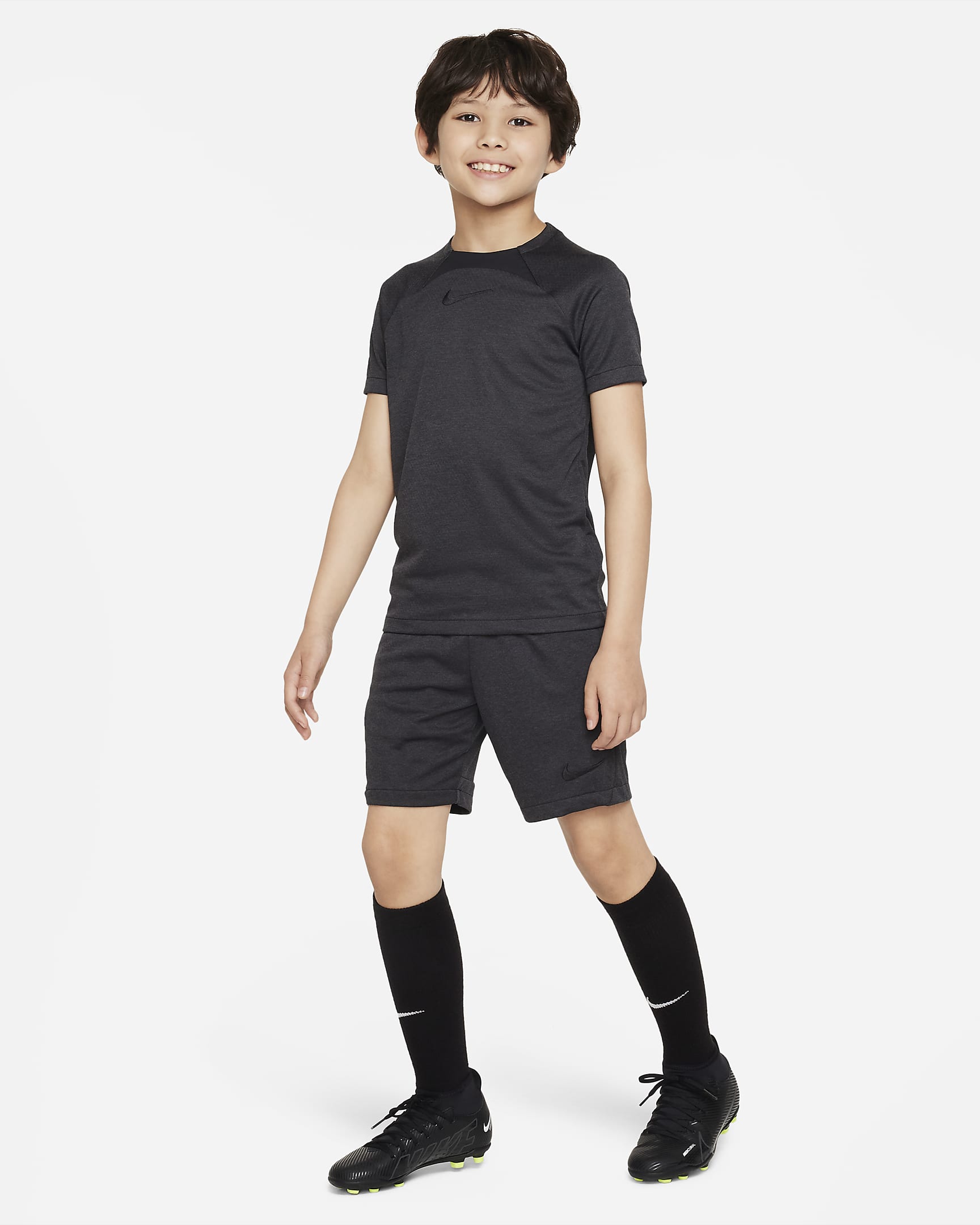 Nike Dri-FIT Academy Older Kids' Football Shorts - Black/Black