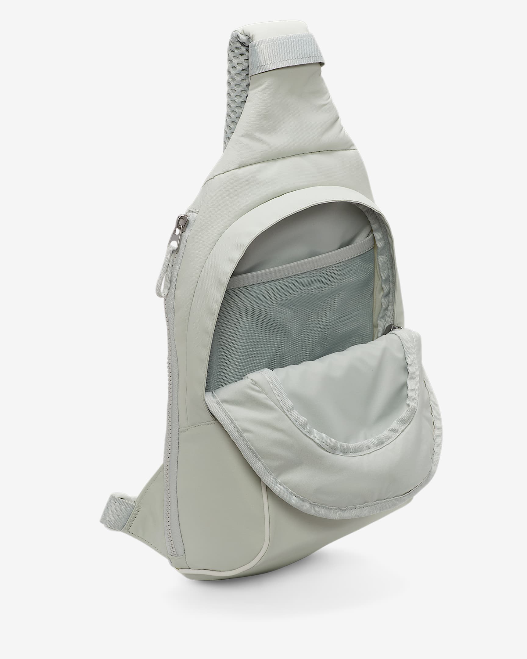 Nike Sportswear Essentials Sling Bag (8L). Nike SG