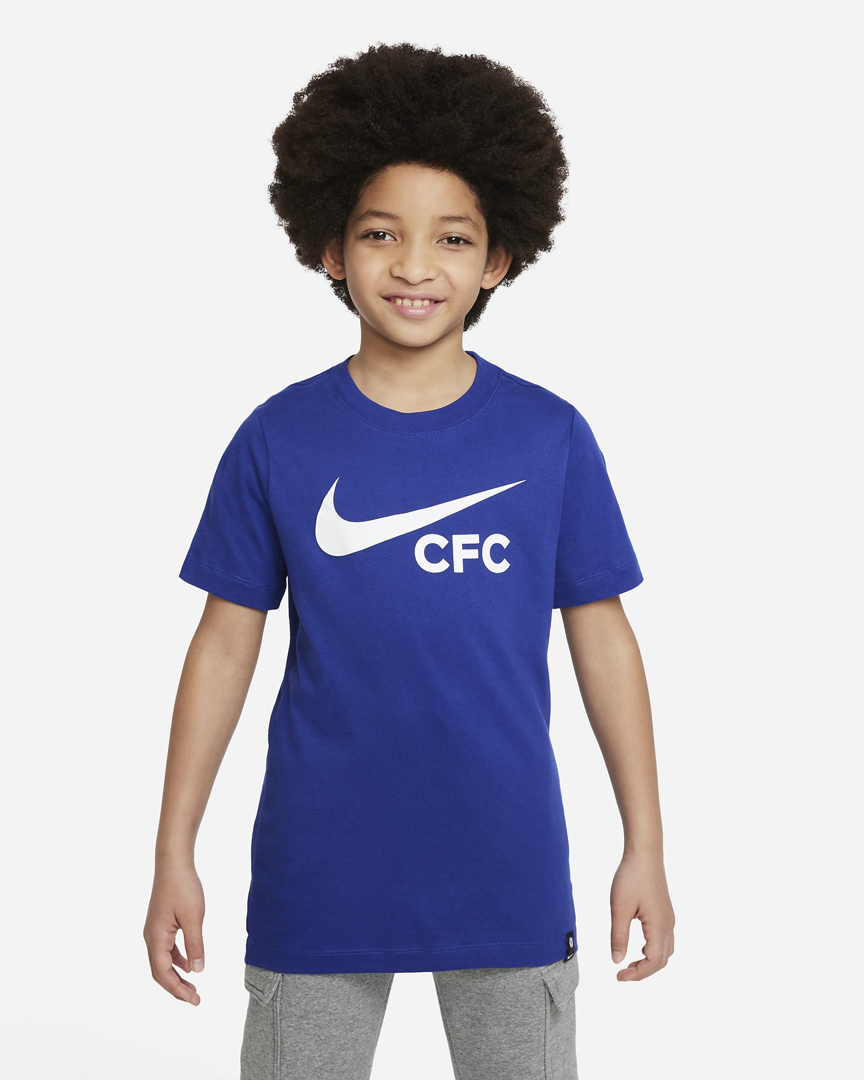 Chelsea F.C. Swoosh Older Kids' Football T-Shirt. Nike IL