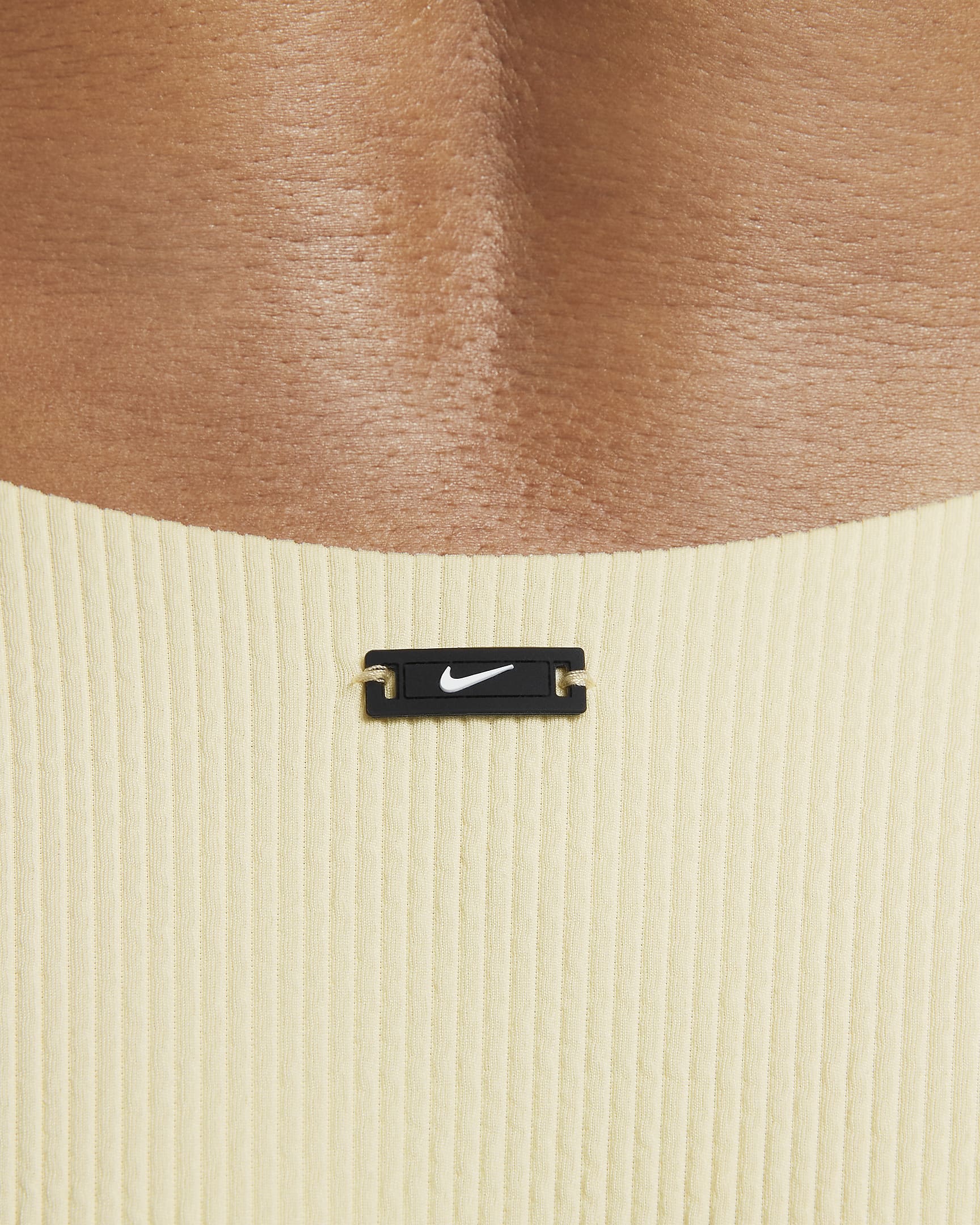 Traje de baño de una sola pieza con espalda cruzada para mujer Nike - Leche de coco