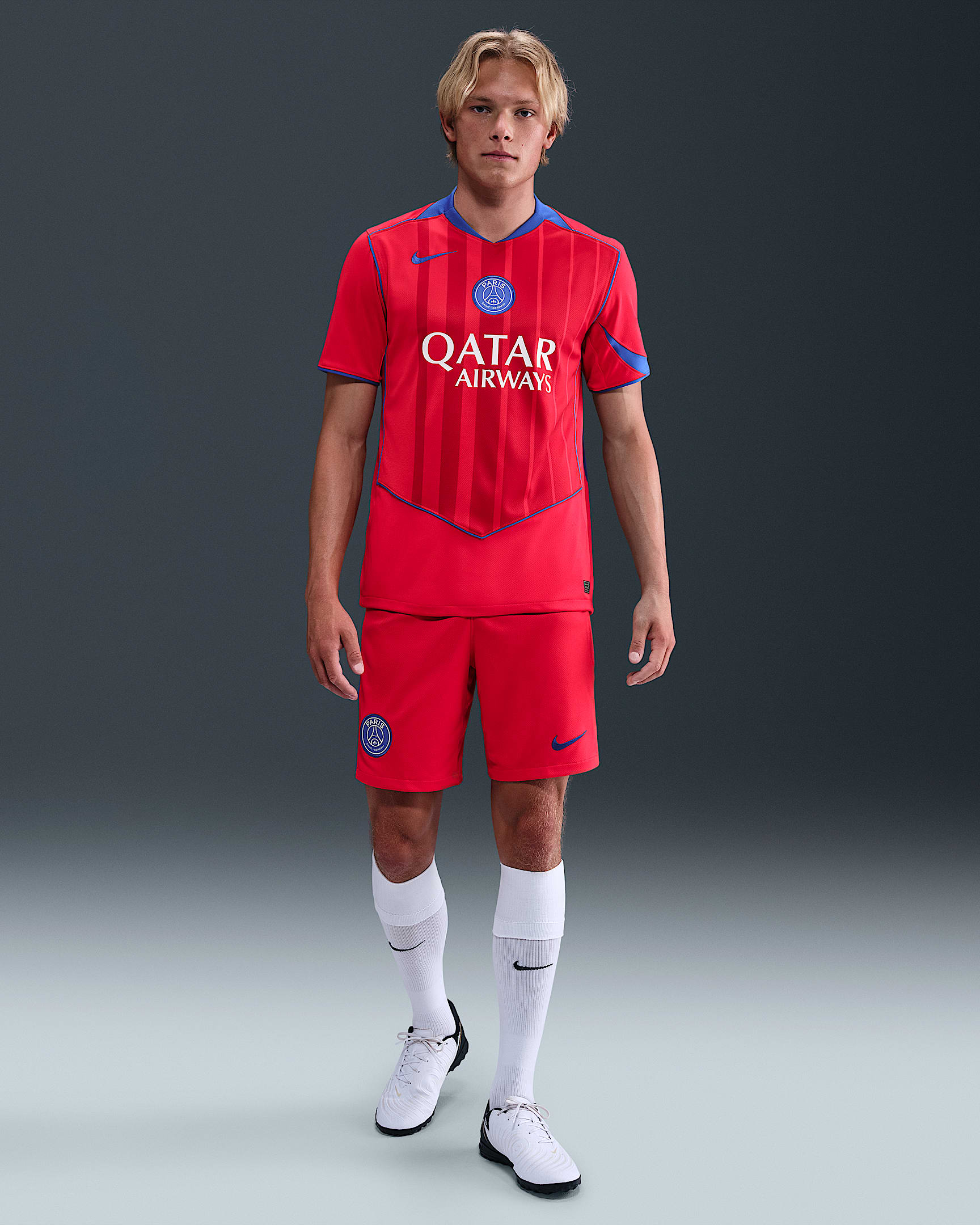 PSG 2025/26 Stadium Third Men's Nike Dri-FIT Total 90 Football Replica Shorts - Global Red/Hyper Royal