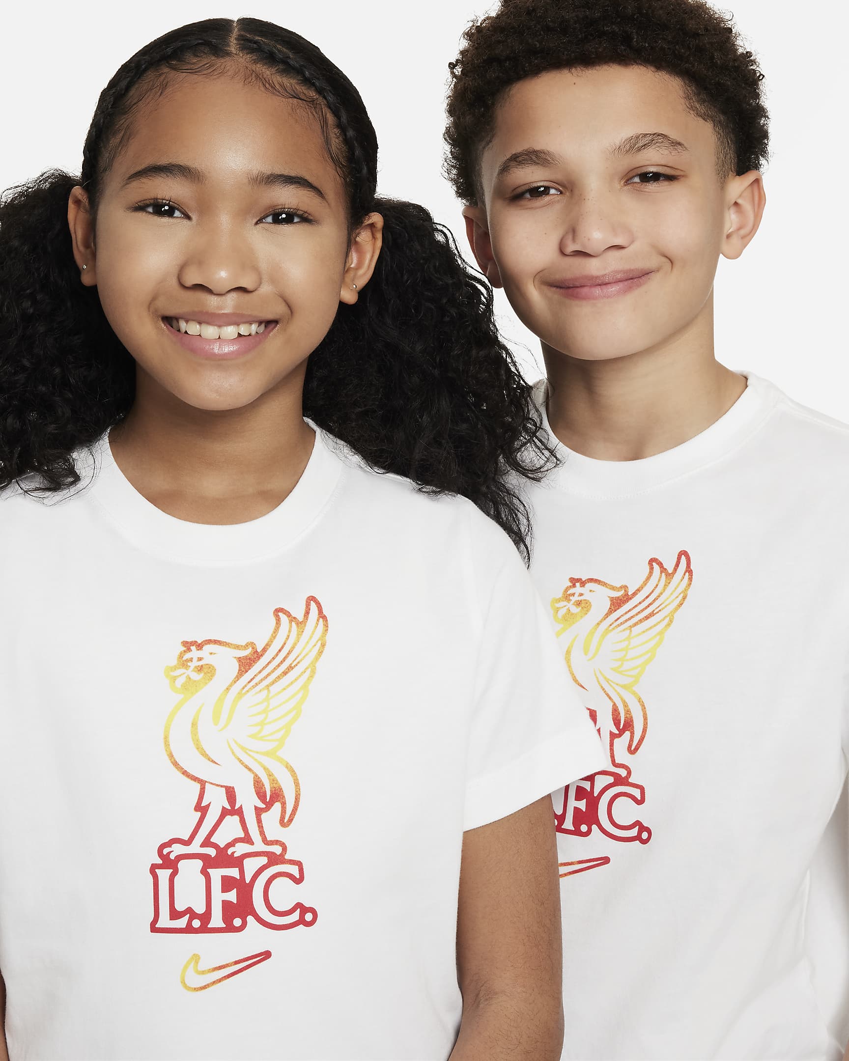 Liverpool F.C. Older Kids' Nike Football T-Shirt. Nike HR