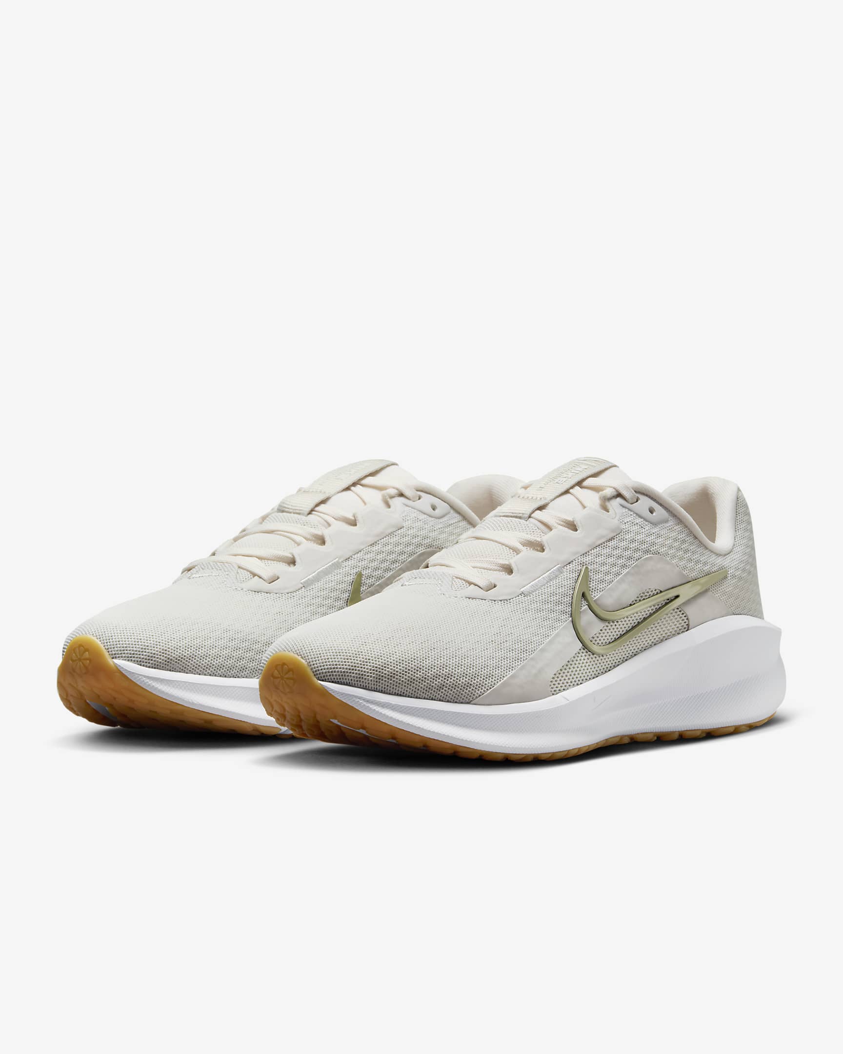 รองเท้าวิ่งโร้ดรันนิ่งผู้หญิง Nike Downshifter 13 - Phantom/Light Bone/Gum Light Brown/Neutral Olive