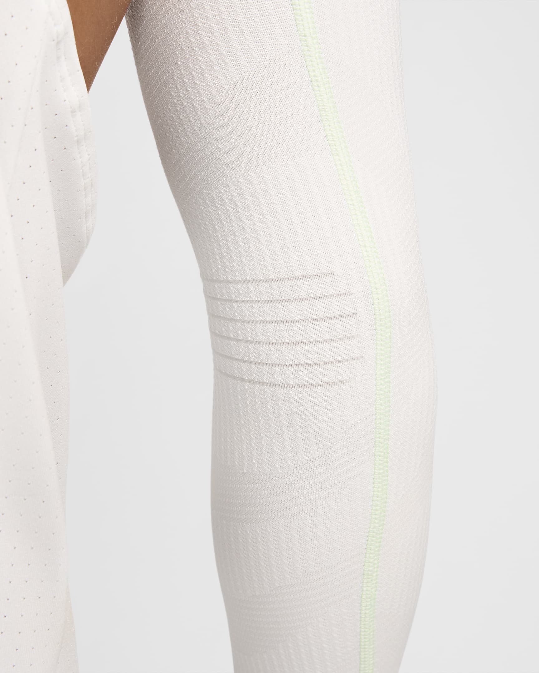 Nike Zoned Arm Sleeves - Summit White/Photon Dust/Black