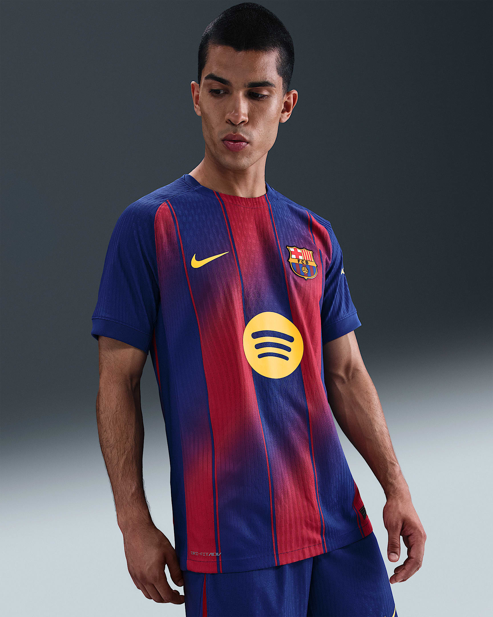 Maglia da calcio ufficiale Nike Dri-FIT ADV FC Barcelona 2025/26 Match da uomo – Home - Deep Royal Blue/Deep Royal Blue/Noble Red/Midwest Gold
