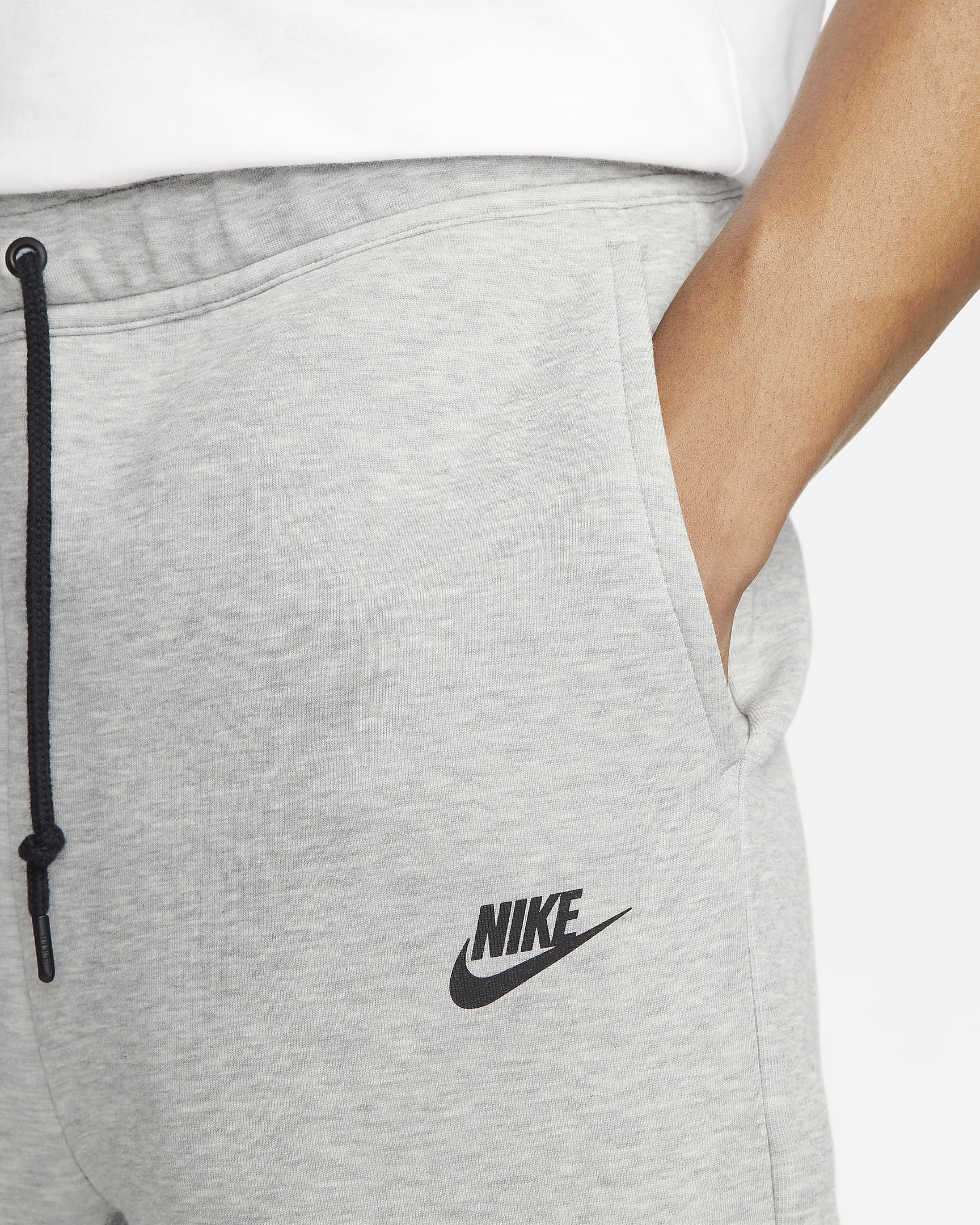 Nike Sportswear Tech Fleece Herrenshorts - Dark Grey Heather/Schwarz