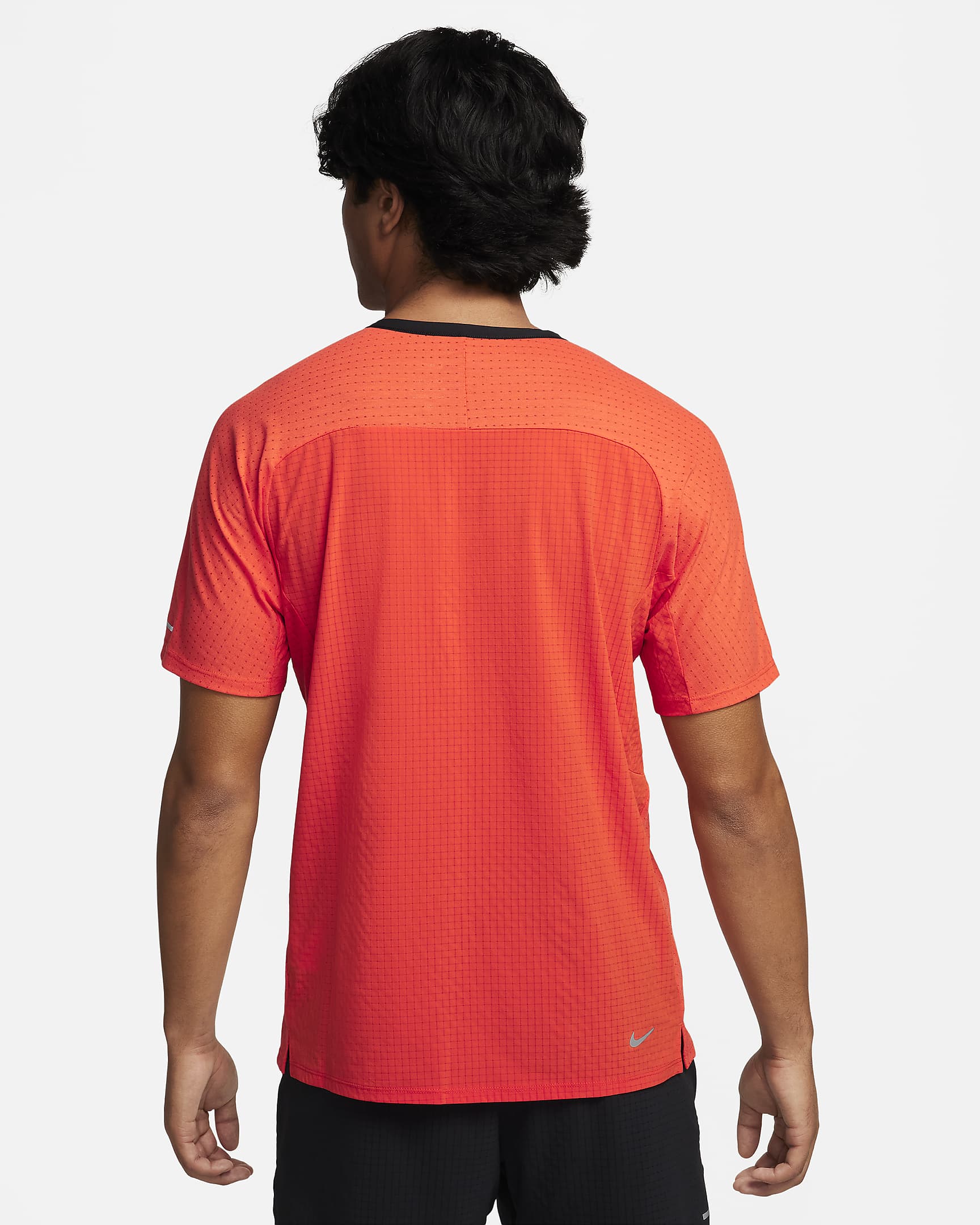 Nike Trail Solar Chase hardlooptop met korte mouwen en Dri-FIT voor heren - Cosmic Clay/Summit White