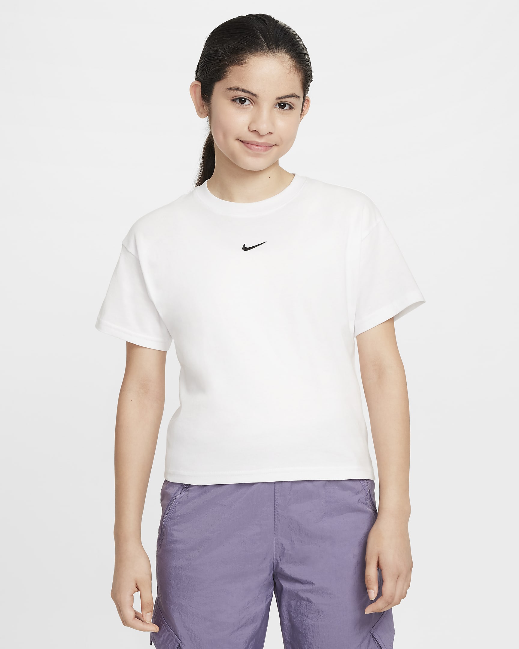 Nike Sportswear Essential Older Kids' (Girls') T-Shirt - White