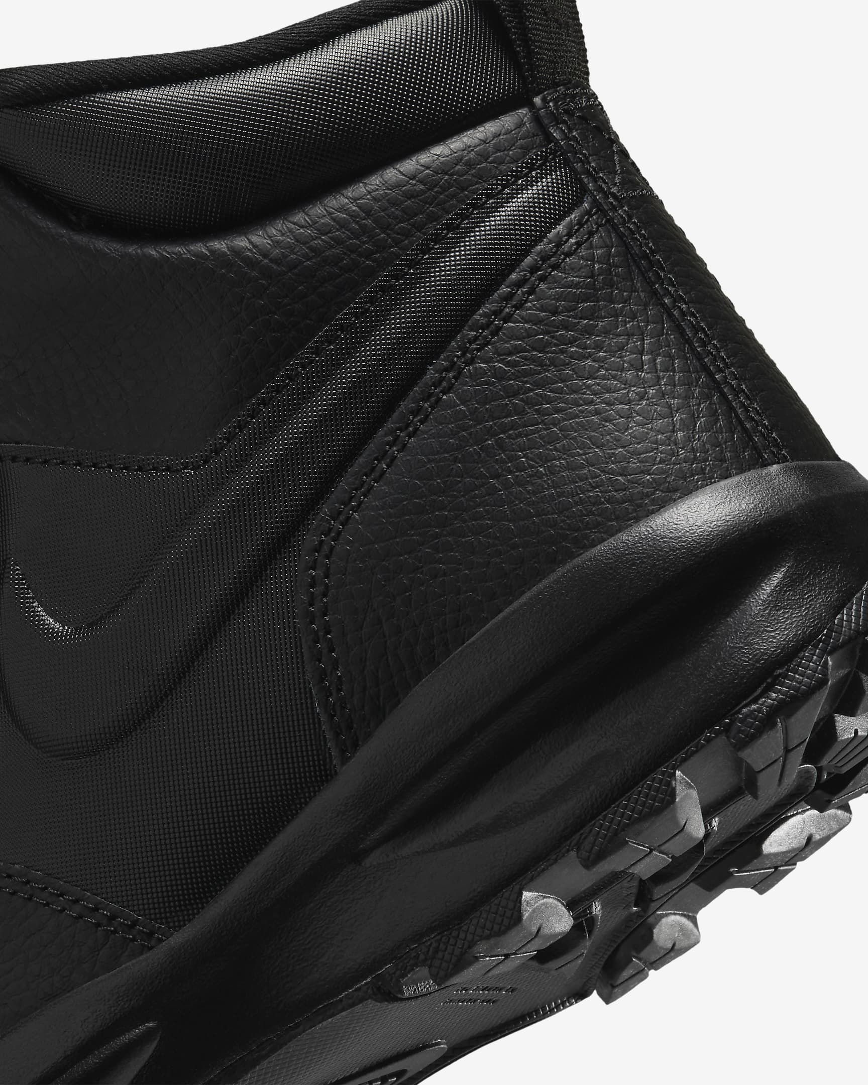 sizeer nike manoa