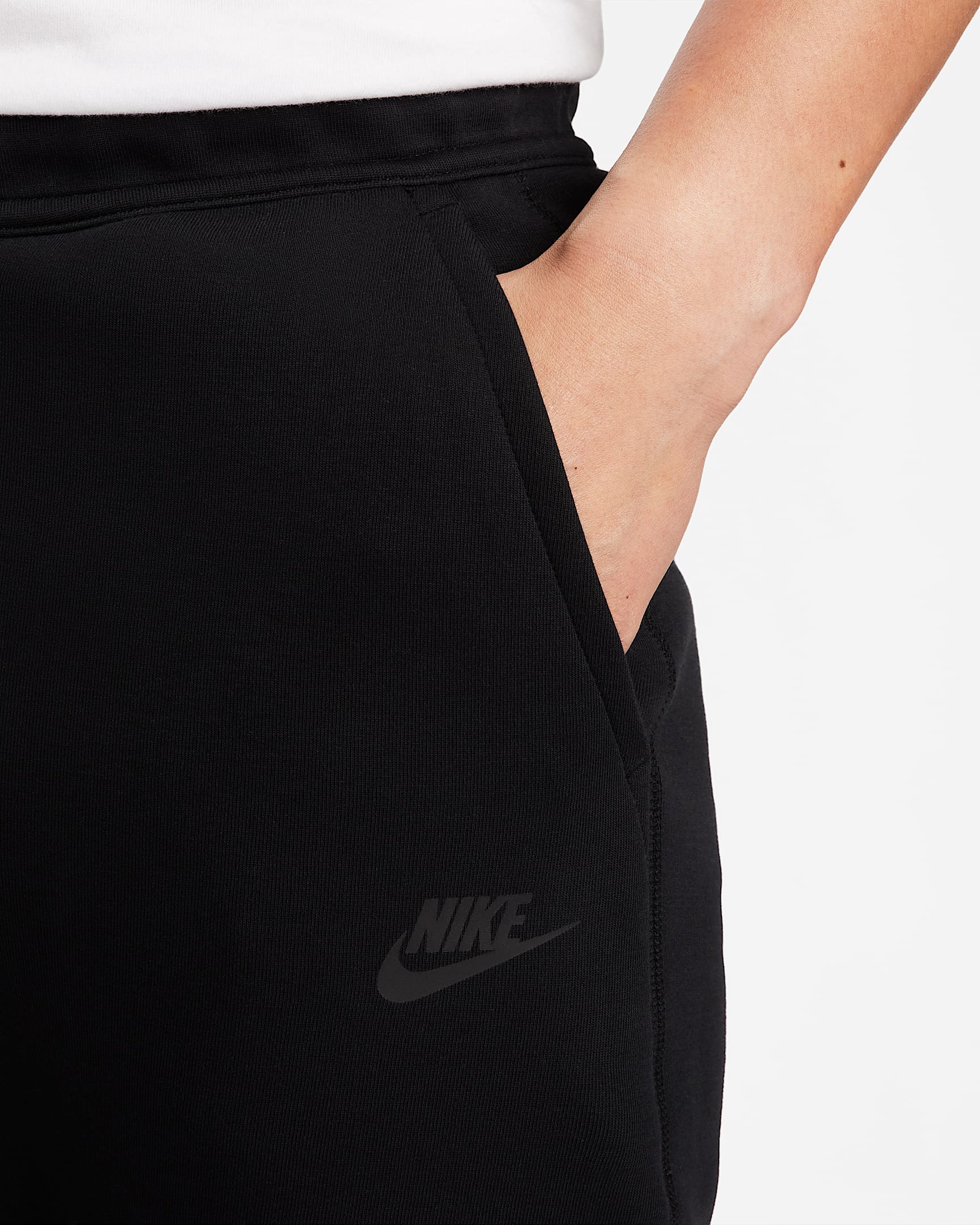 Nike Sportswear Tech Fleece Men's SlimFit Joggers. Nike PH