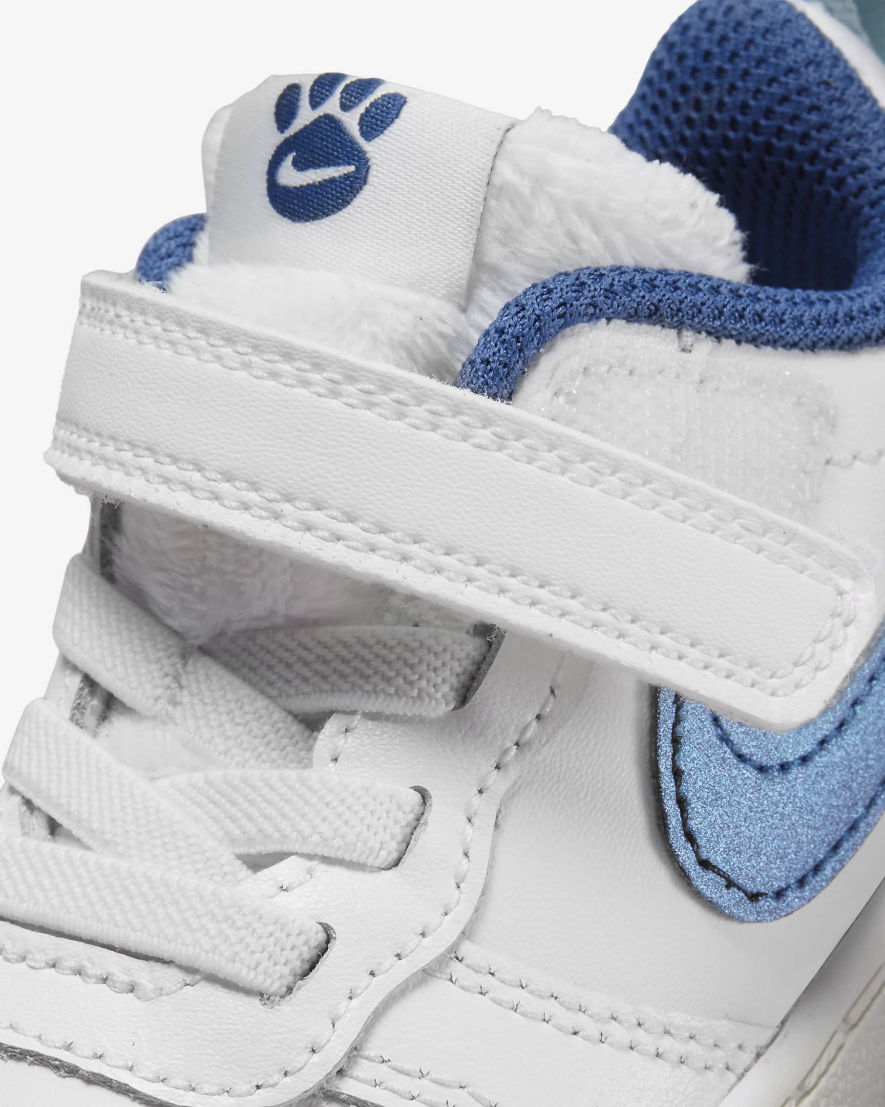 nike low sneakers