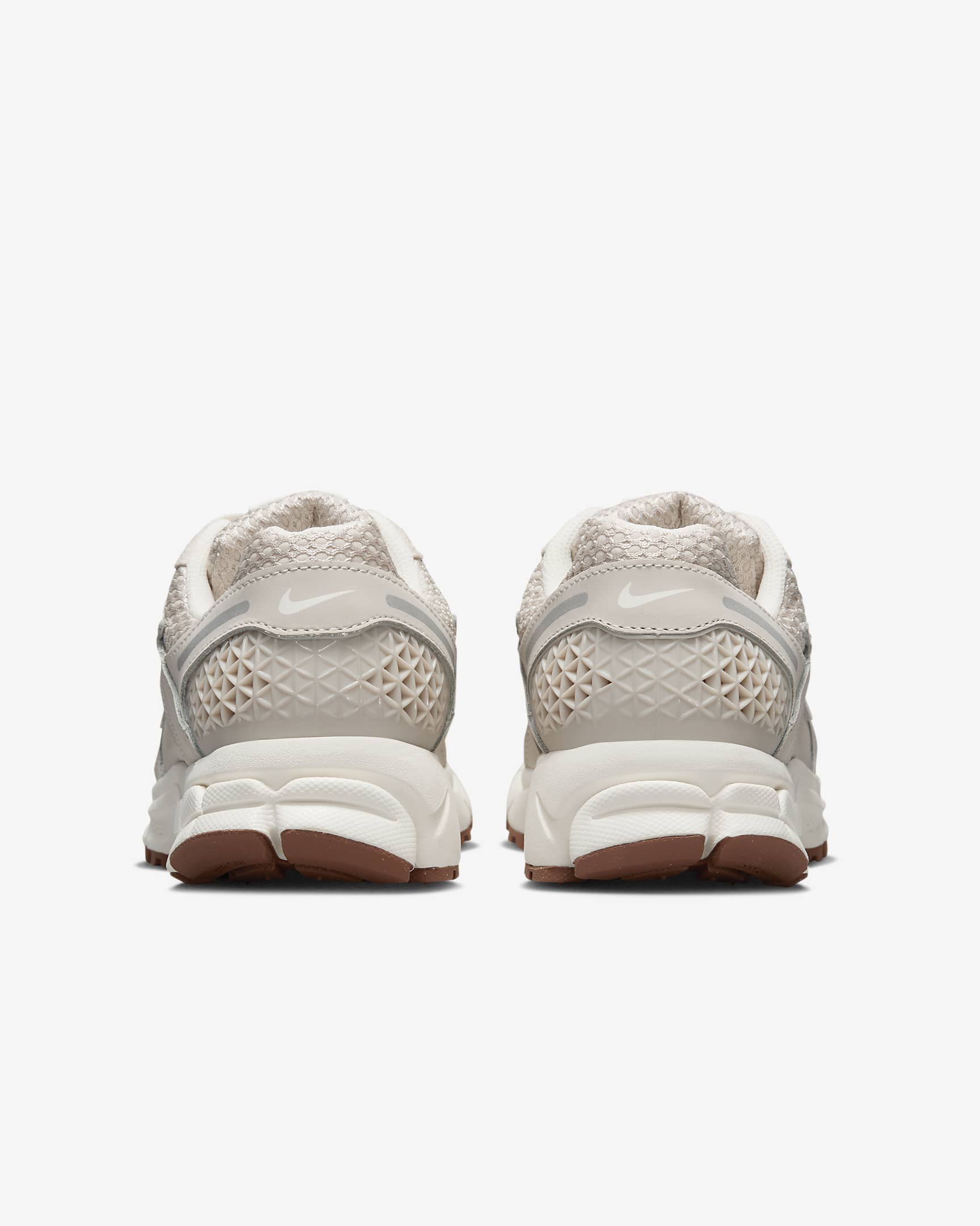 Calzado para mujer Nike Zoom Vomero 5 - Marrón verdoso claro/Plata metalizado/Marrón medio goma/Vela