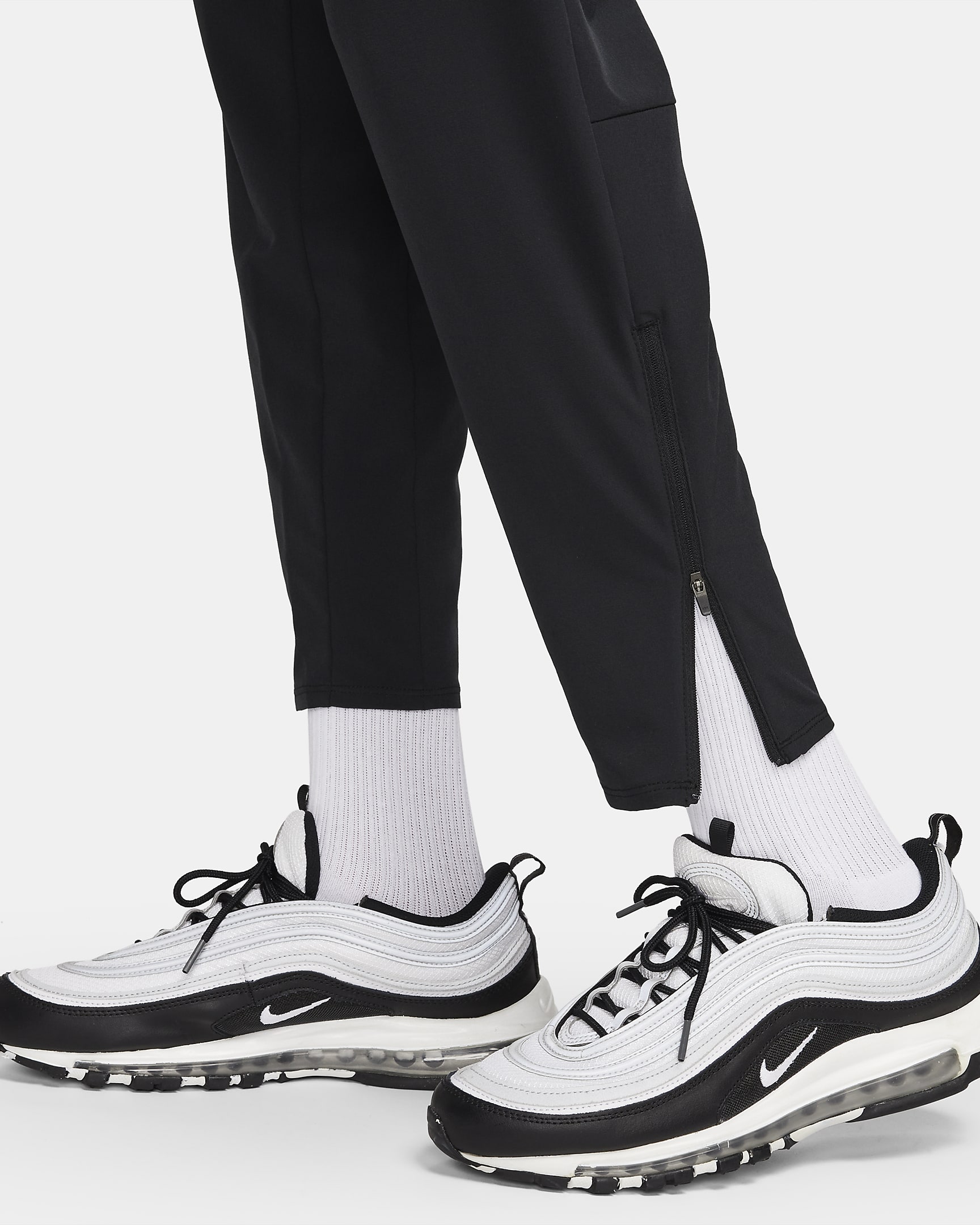 Nike Air Max Men's Woven Trousers. Nike AT
