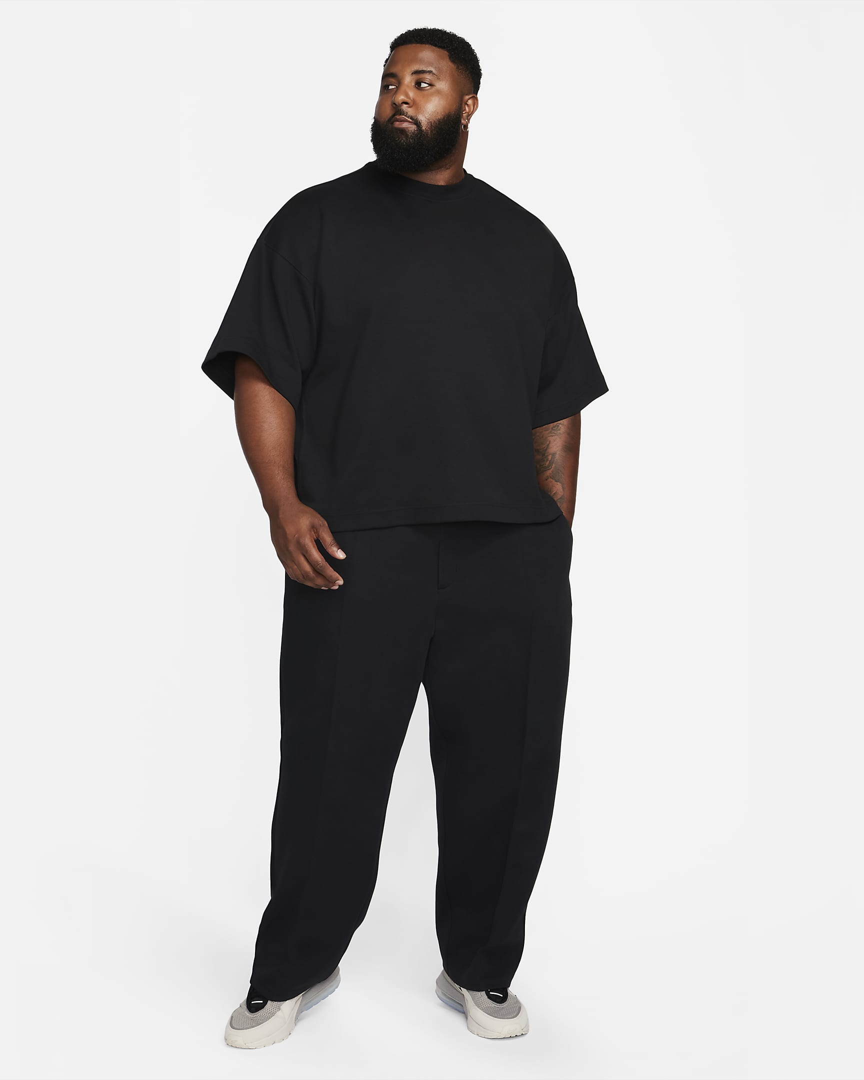 Nike Sportswear Tech Fleece Re-Imagined Men's Oversized Short-Sleeve Sweatshirt - Black/Black