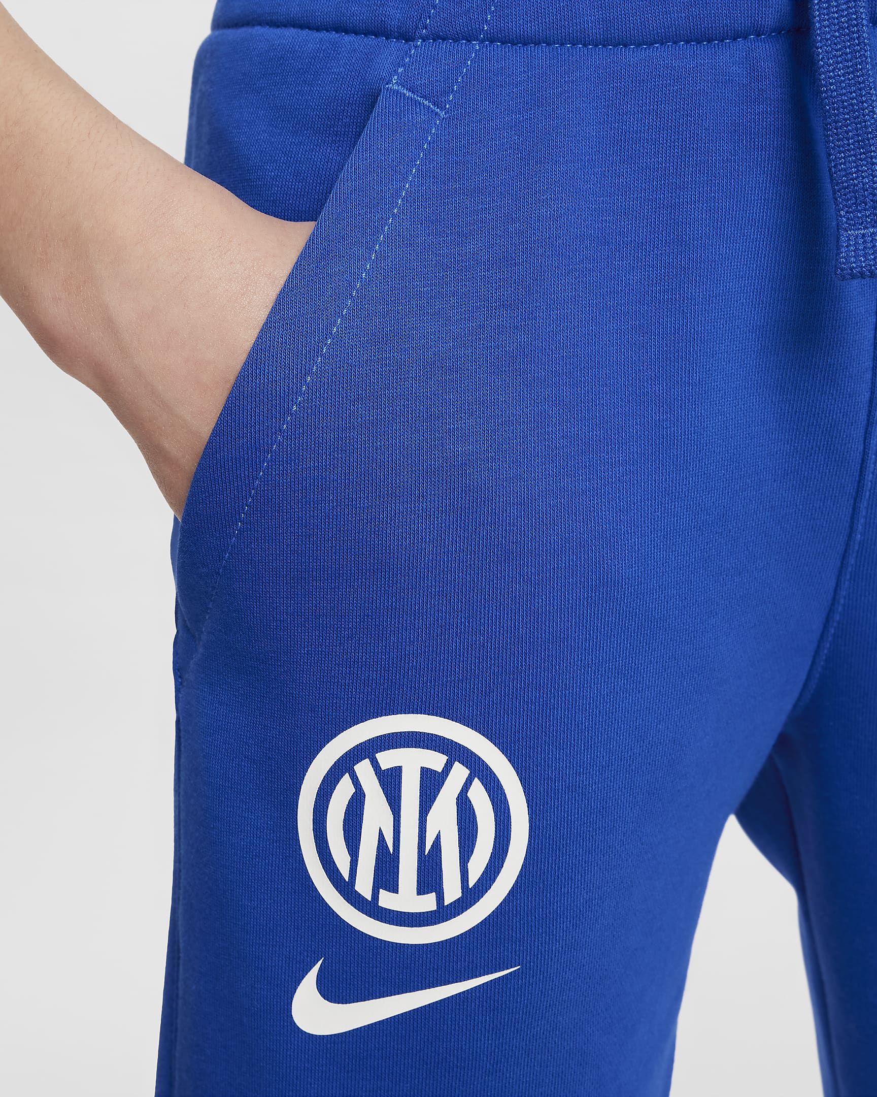 Inter Milan Club Home Older Kids' (Boys') Nike Football French Terry Jogger - Lyon Blue/White