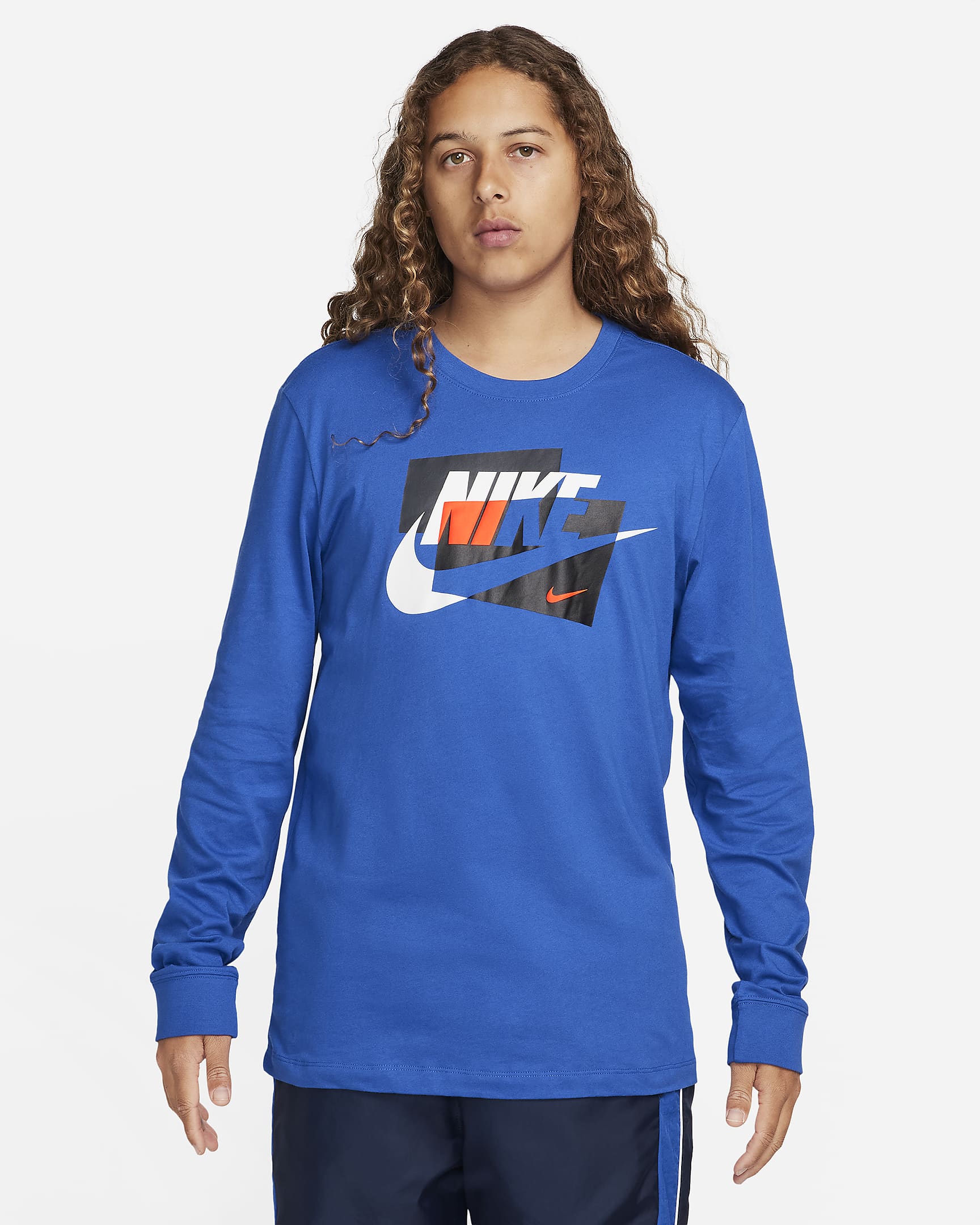 Nike Sportswear Men's Long-Sleeve T-Shirt. Nike PH