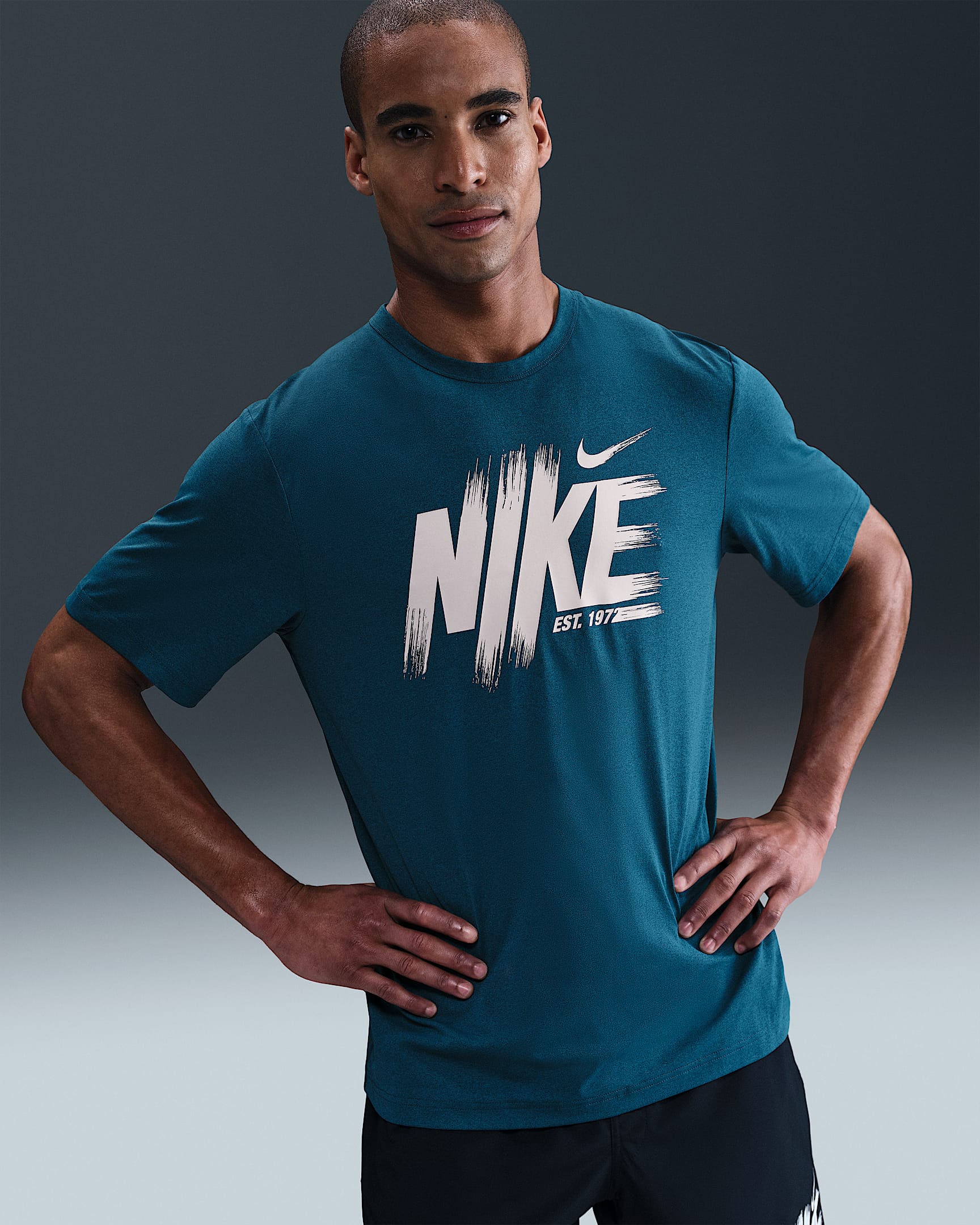 Haut de training Dri-FIT UV Nike Hyverse pour homme - Blue Force/Silt Red