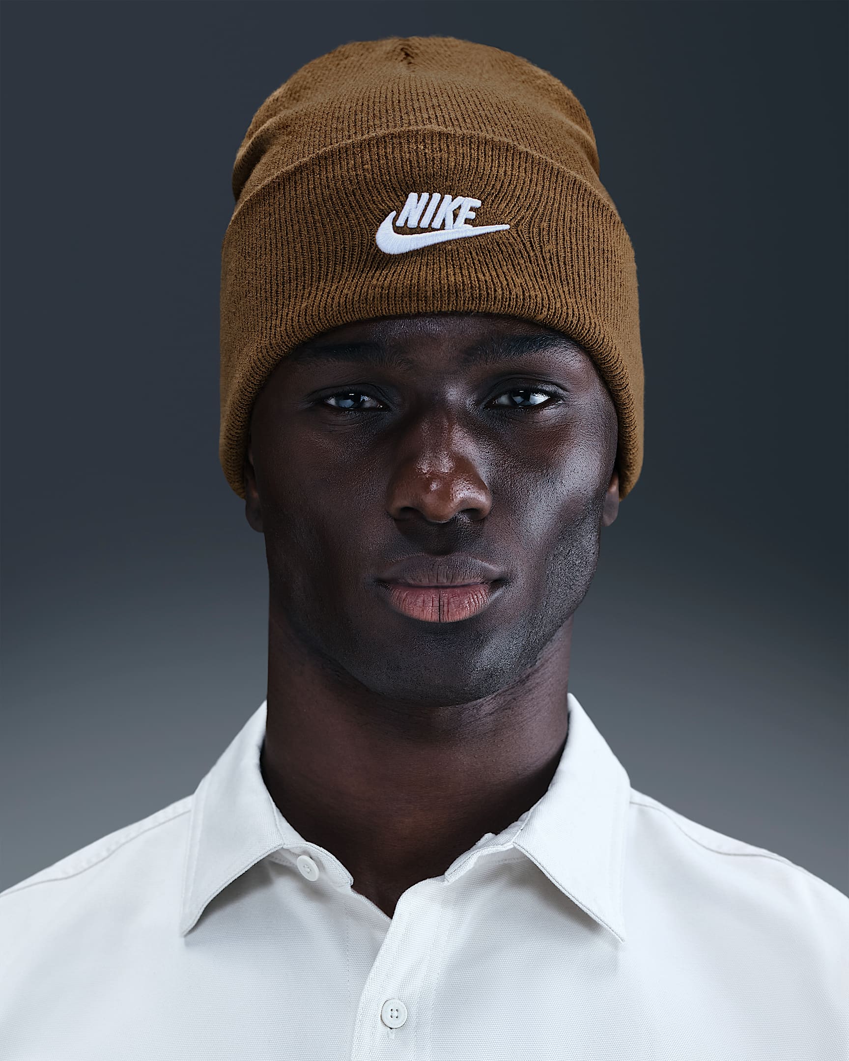 Nike Peak Futura Beanie - Mosswood Brown/White