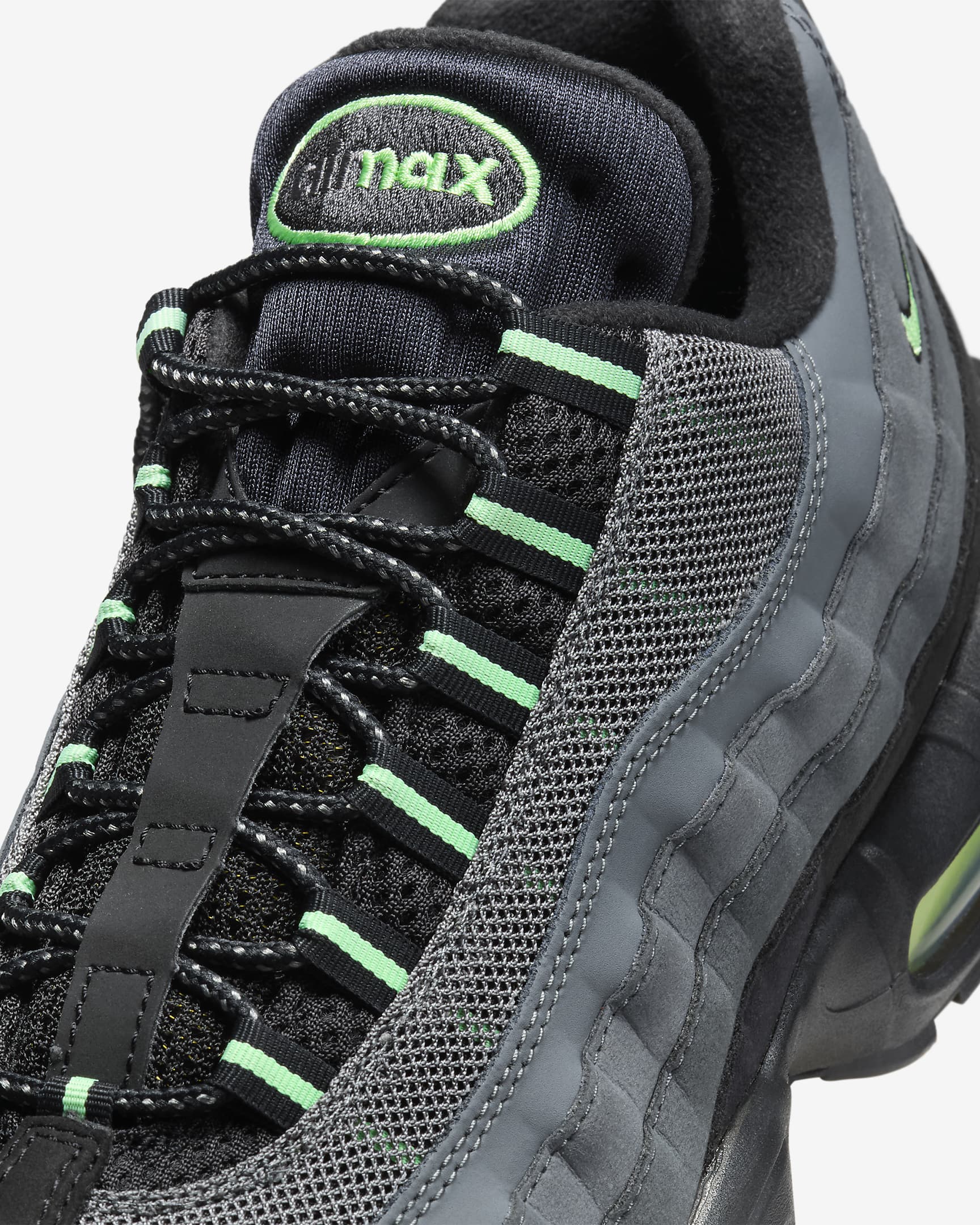 Nike Air Max 95 Shoes - Black/Anthracite/Iron Grey/Vapour Green