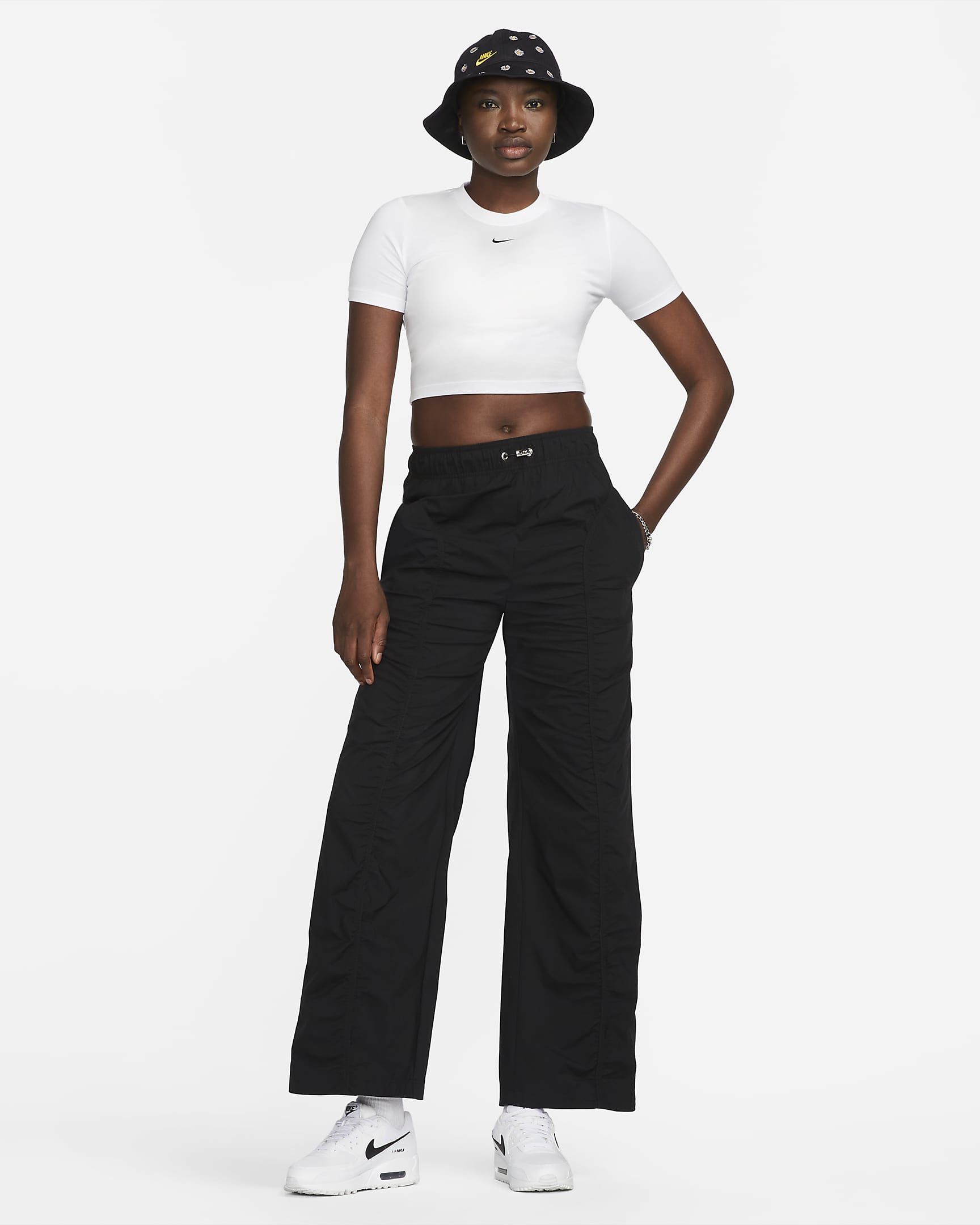 Nike Sportswear Essential Women's Slim Cropped T-Shirt - White/Black