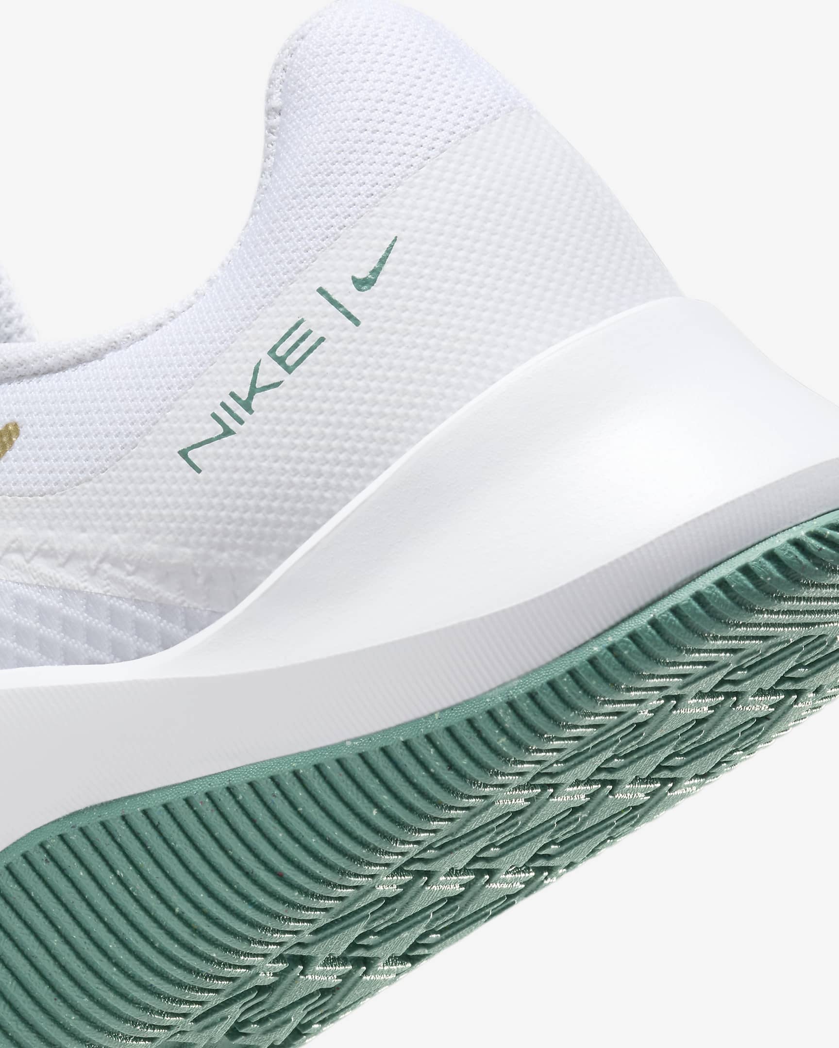 womens nike mc trainer