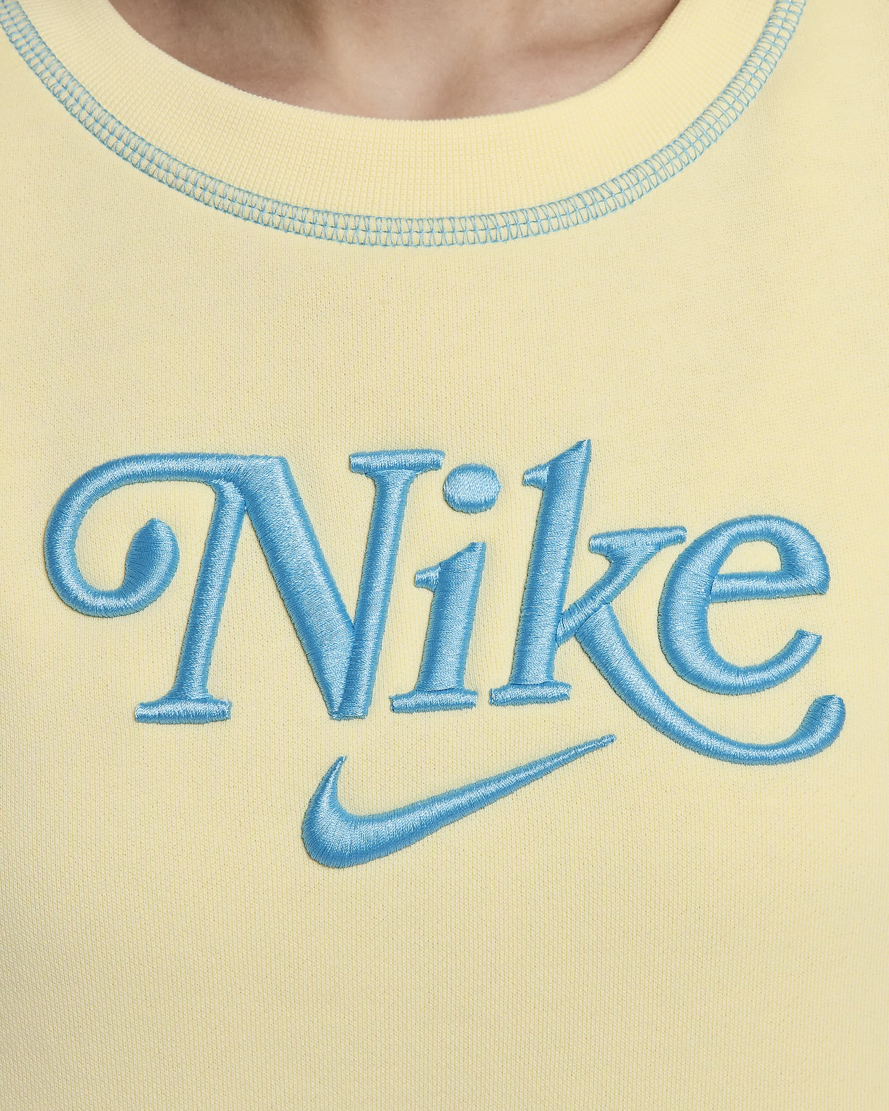 Nike Sportswear Fleece-Sweatshirt mit Rundhalsausschnitt für Damen - Alabaster