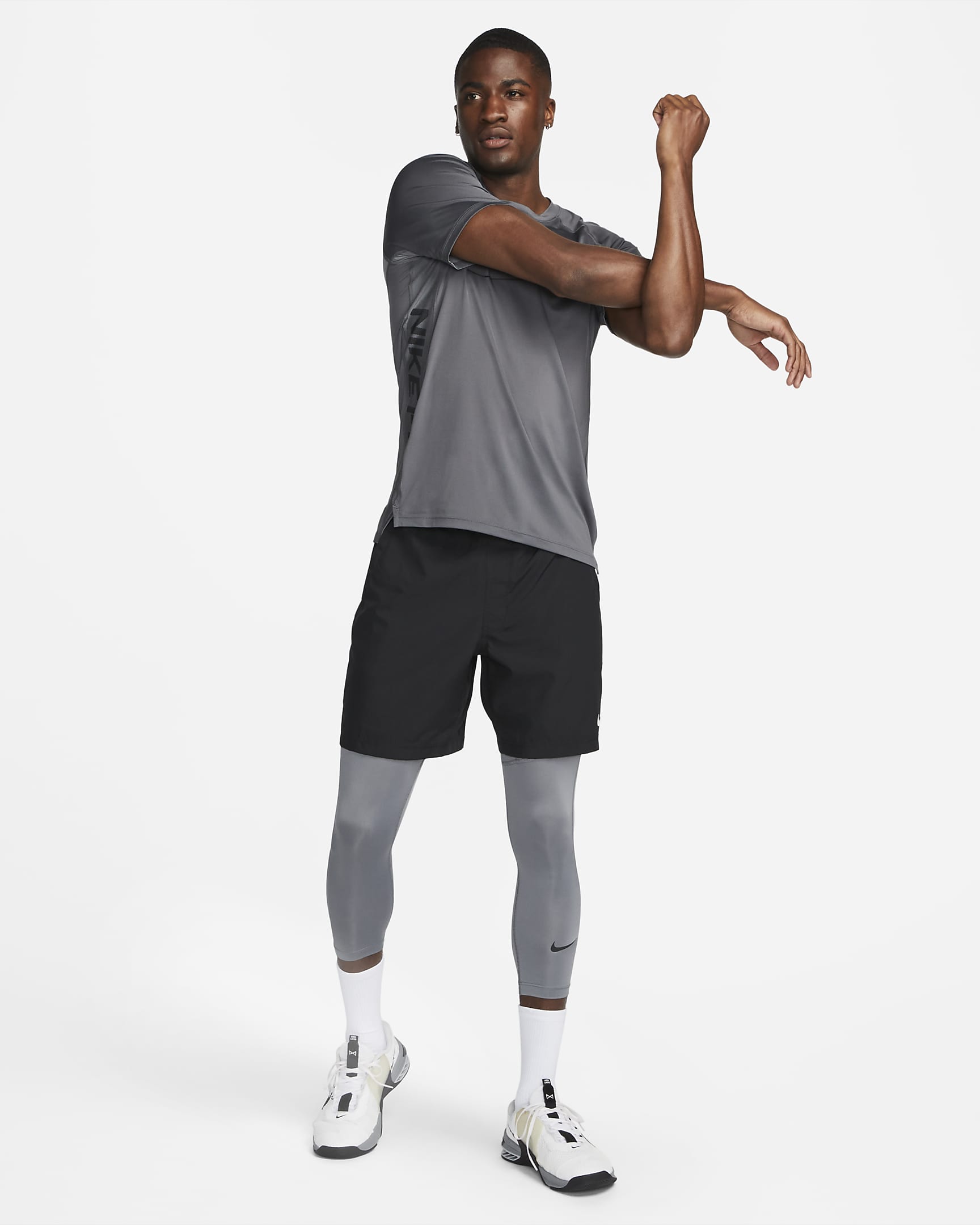 Nike Pro Men's Dri-FIT 3/4-Length Fitness Tights. Nike BG