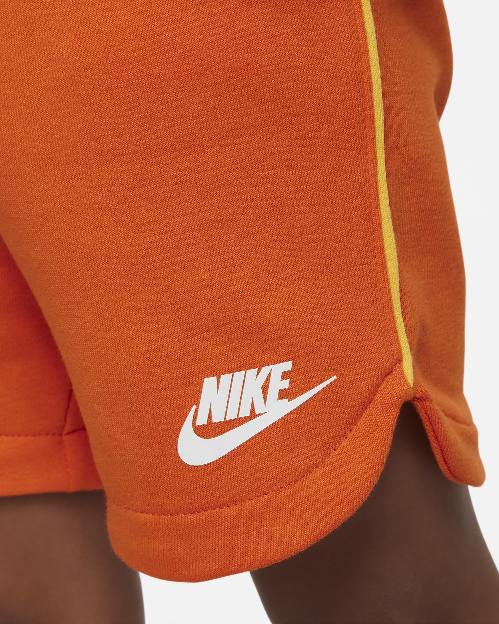 Conjunto de polo y shorts infantil Nike Sportswear Create Your Own Adventure - Naranja seguridad