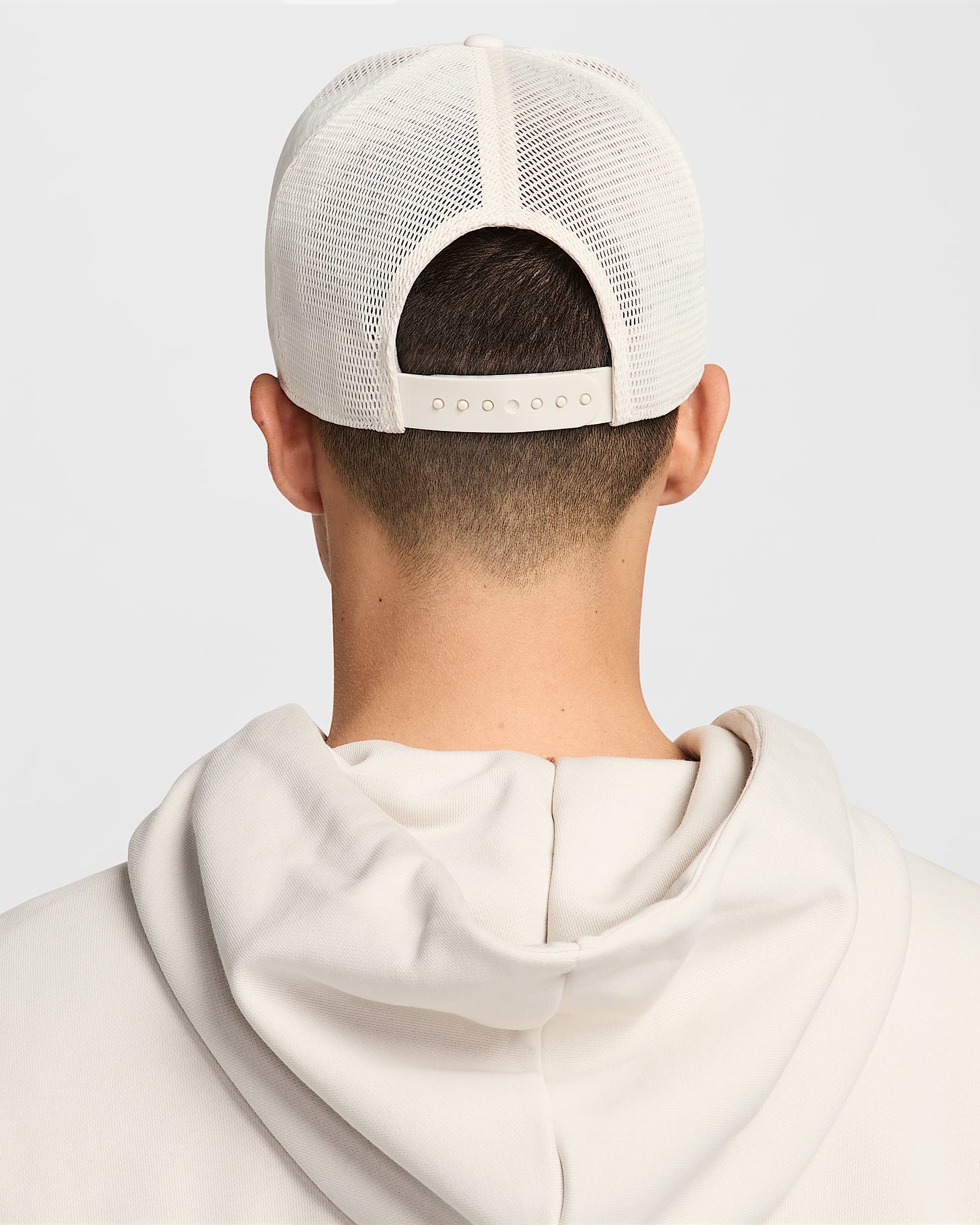 liverpool nike red trucker cap