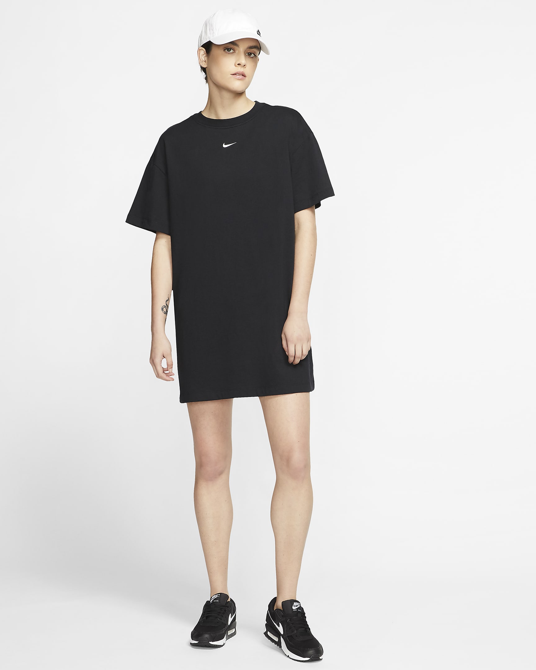 Vestido Nike Sportswear Essential para mulher - Preto/Branco