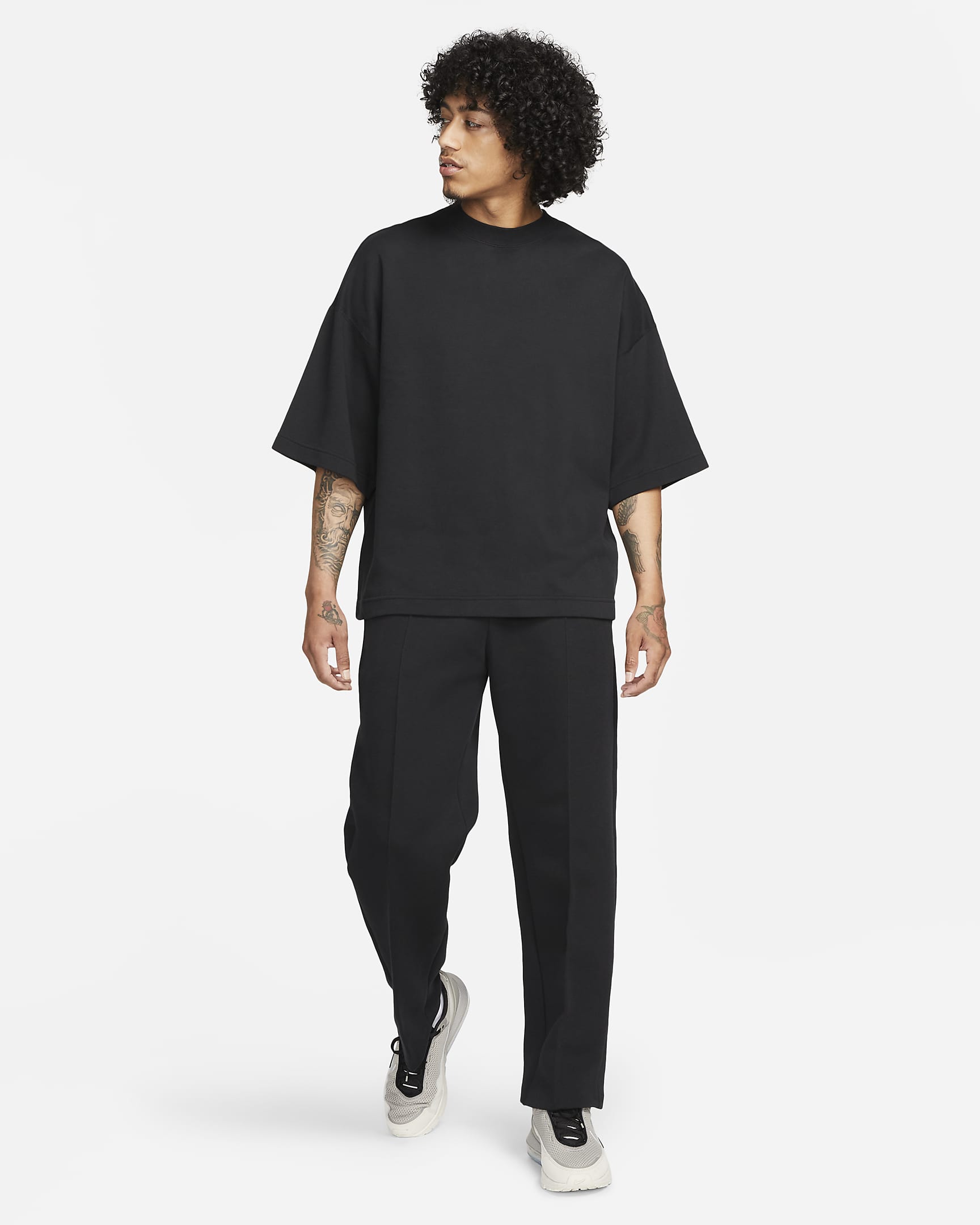 Nike Sportswear Tech Fleece Re-Imagined Men's Oversized Short-Sleeve Sweatshirt - Black/Black